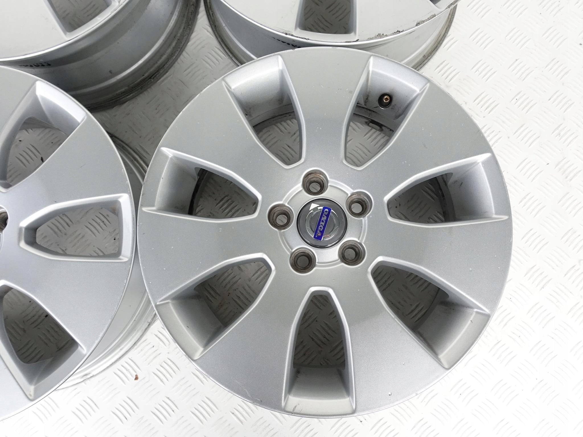 Alu Felge Volvo V60 S60 S80 V70 Aluminum rim 17 Zoll 7.0J 5x108 50ET 30714022