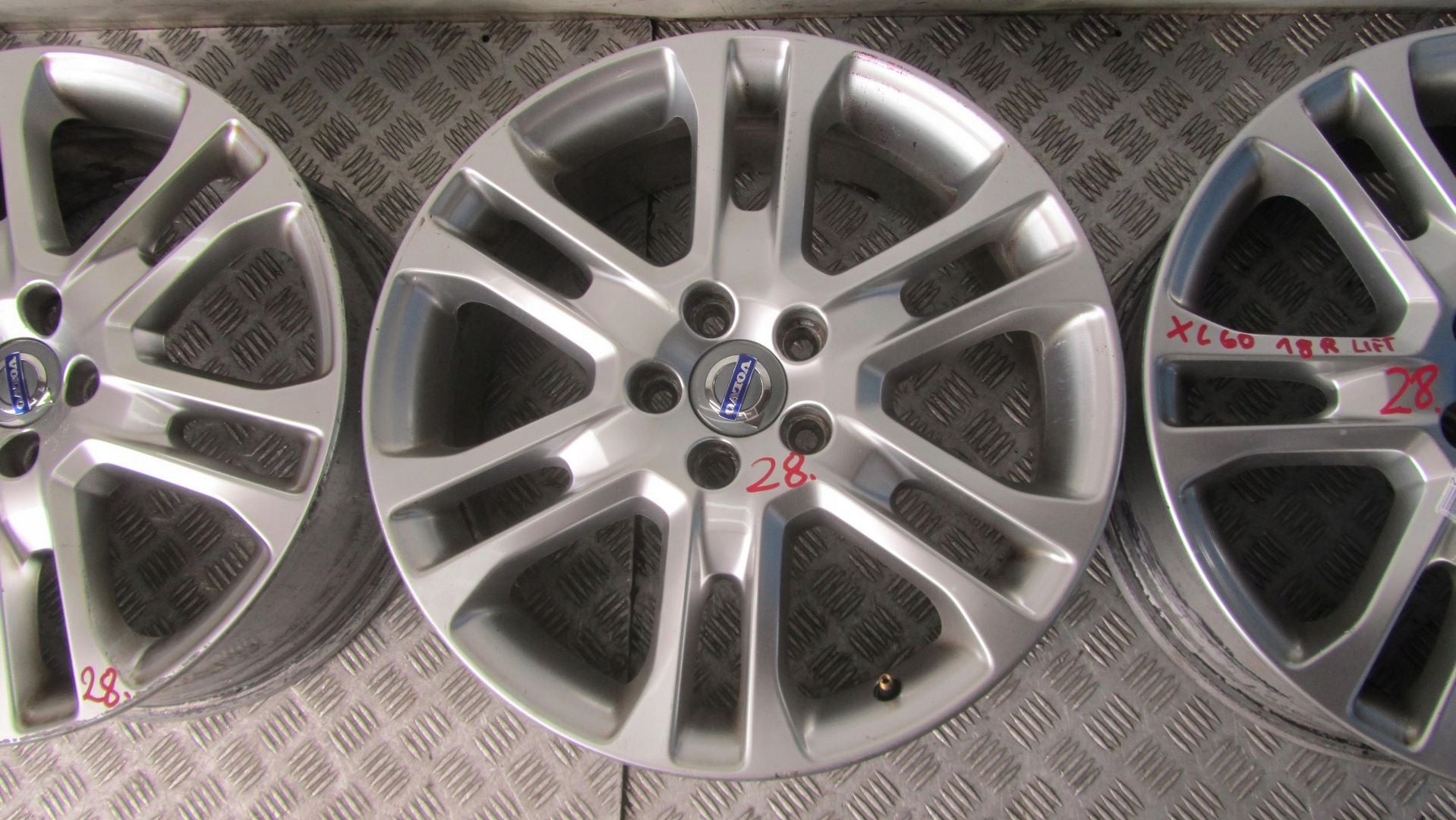 Alu Felge Volvo XC60 Aluminum rim 18 Zoll 7.5J 5x108