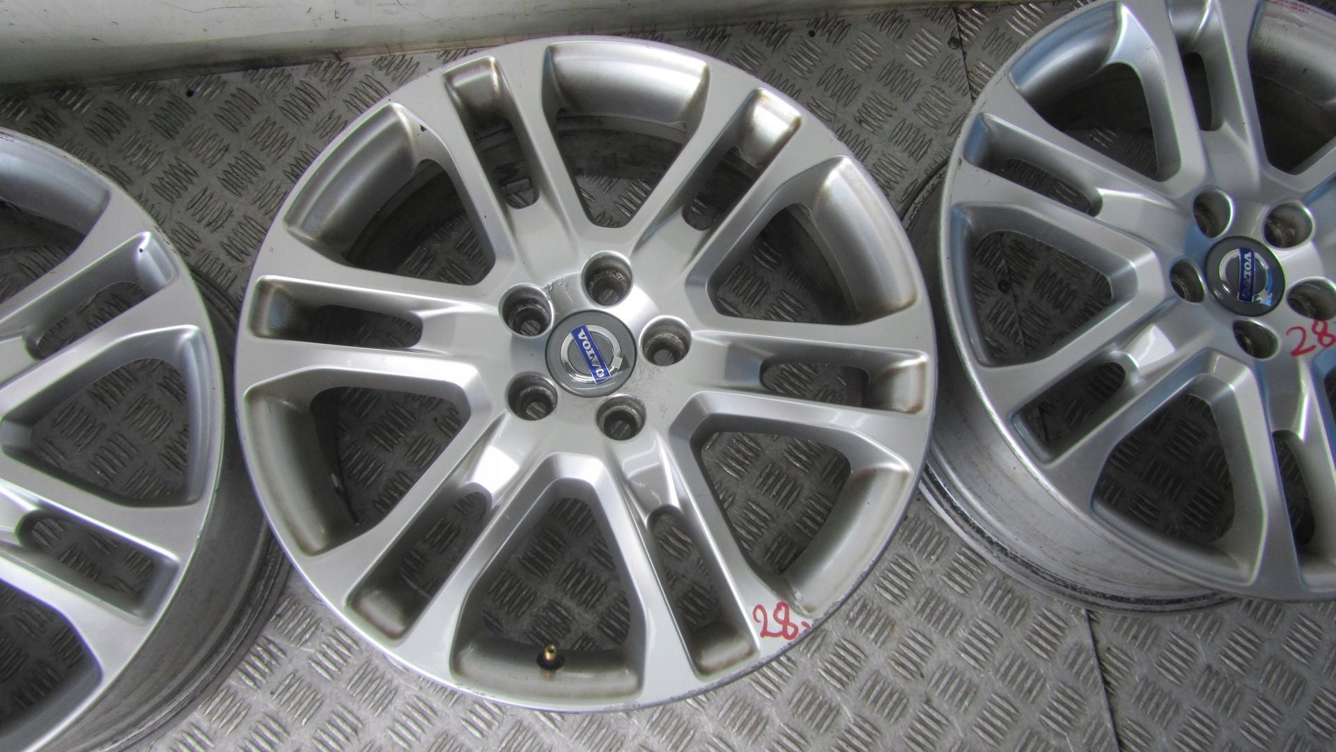 Alu Felge Volvo XC60 Aluminum rim 18 Zoll 7.5J 5x108