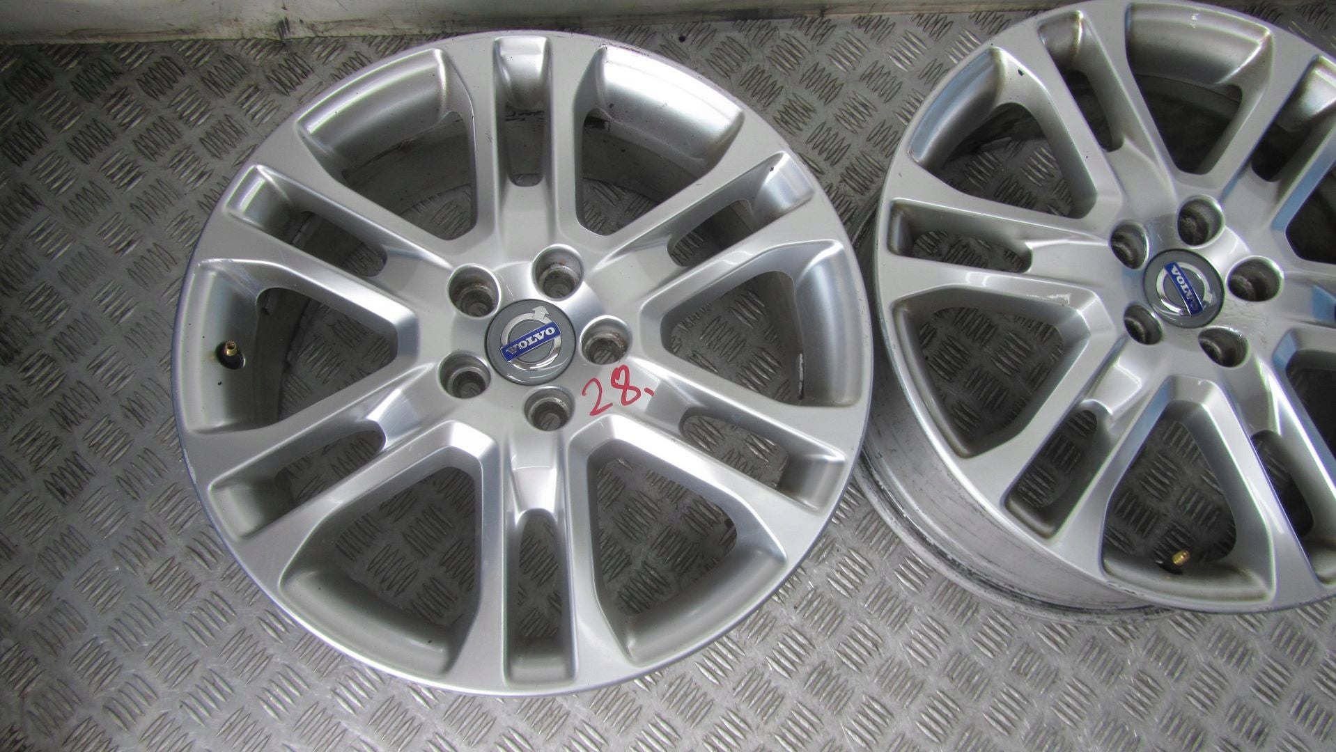 Alu Felge Volvo XC60 Aluminum rim 18 Zoll 7.5J 5x108