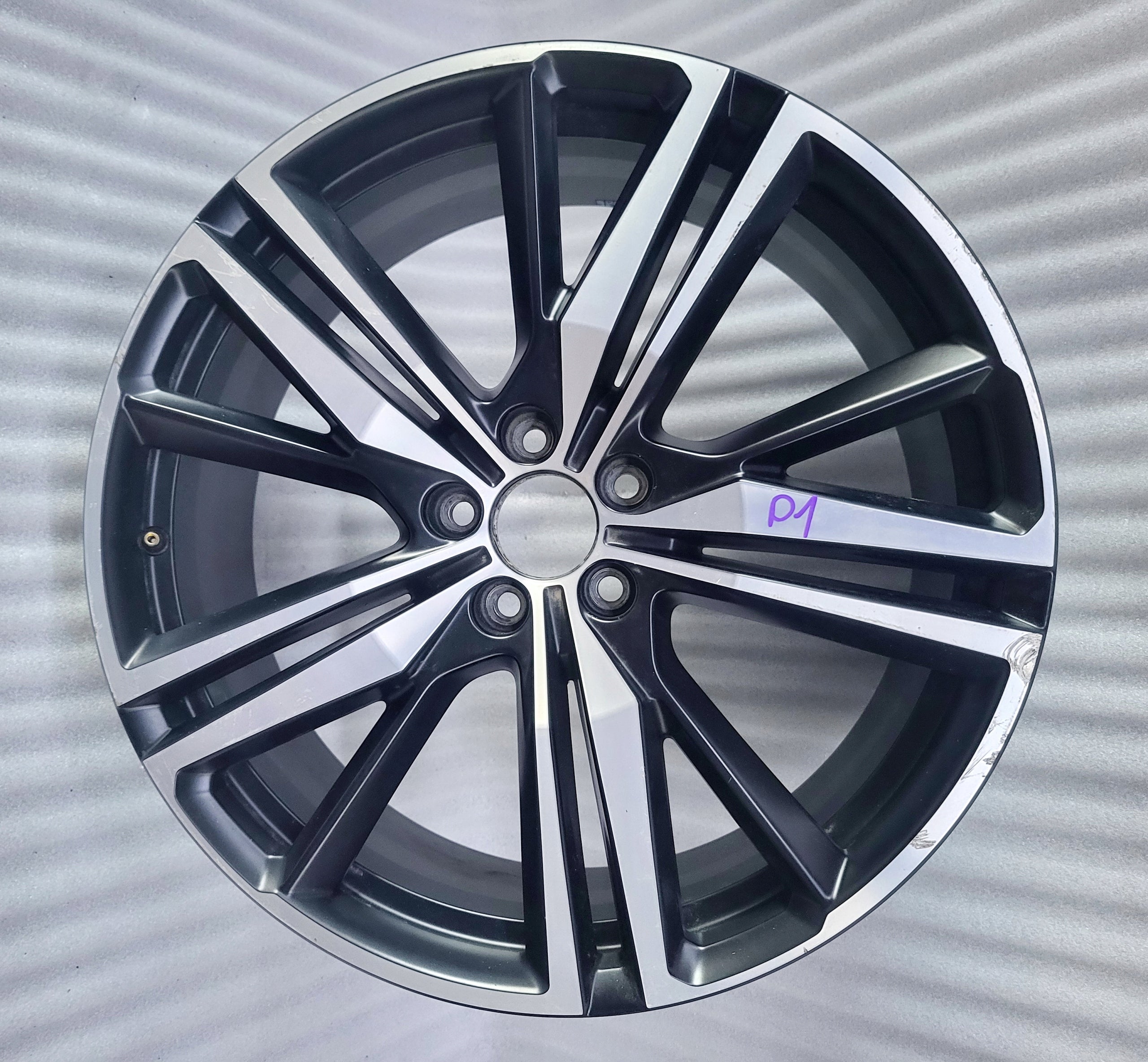 1x Alu Felge Volvo V60 S60 Aluminum rim 20 Zoll 8.0J 5x108 45,5ET 32143051