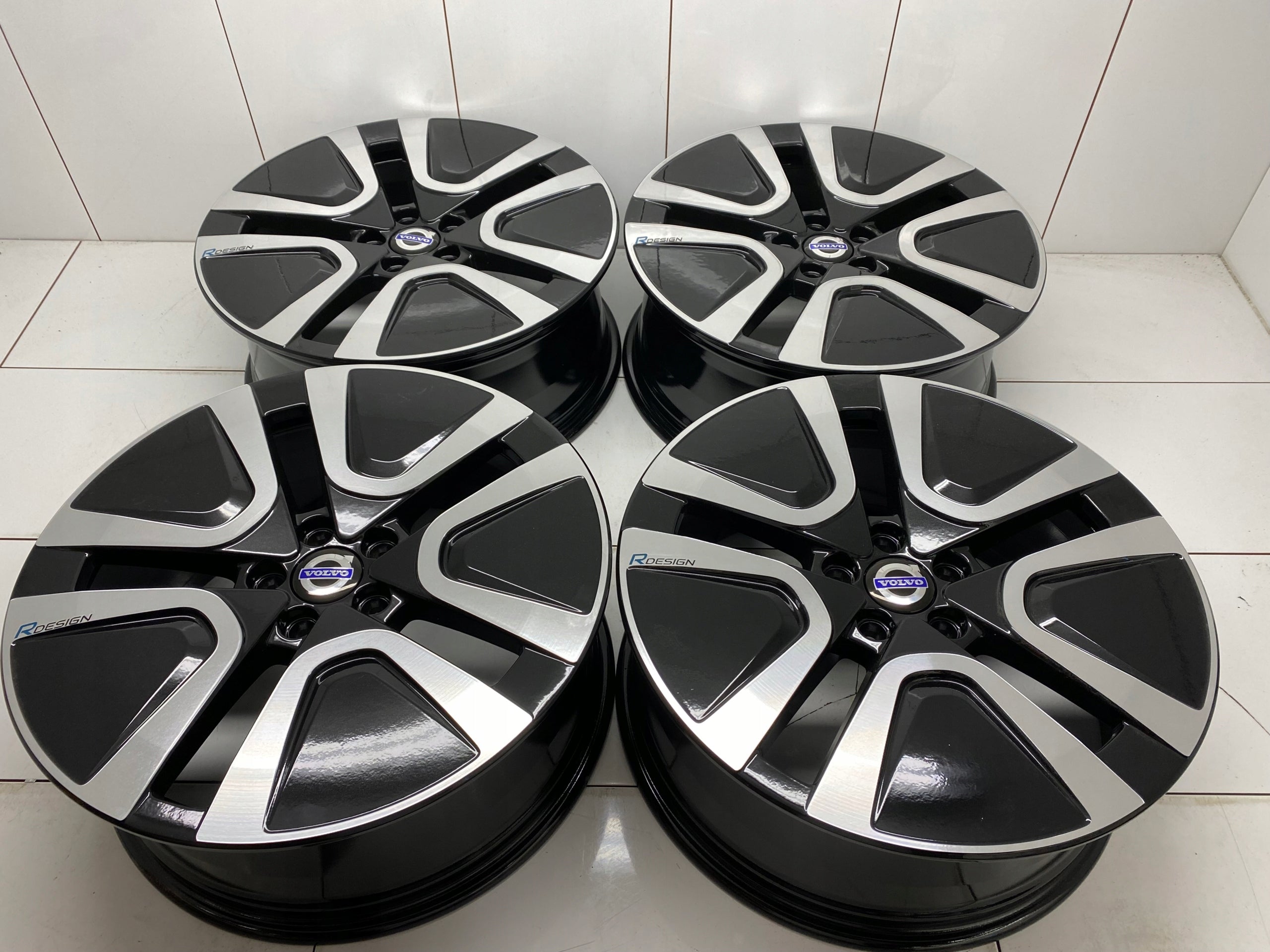 Alu Felge Volvo XC60 Aluminum rim 19 Zoll 7.5J 5x108 50,5ET 31423931