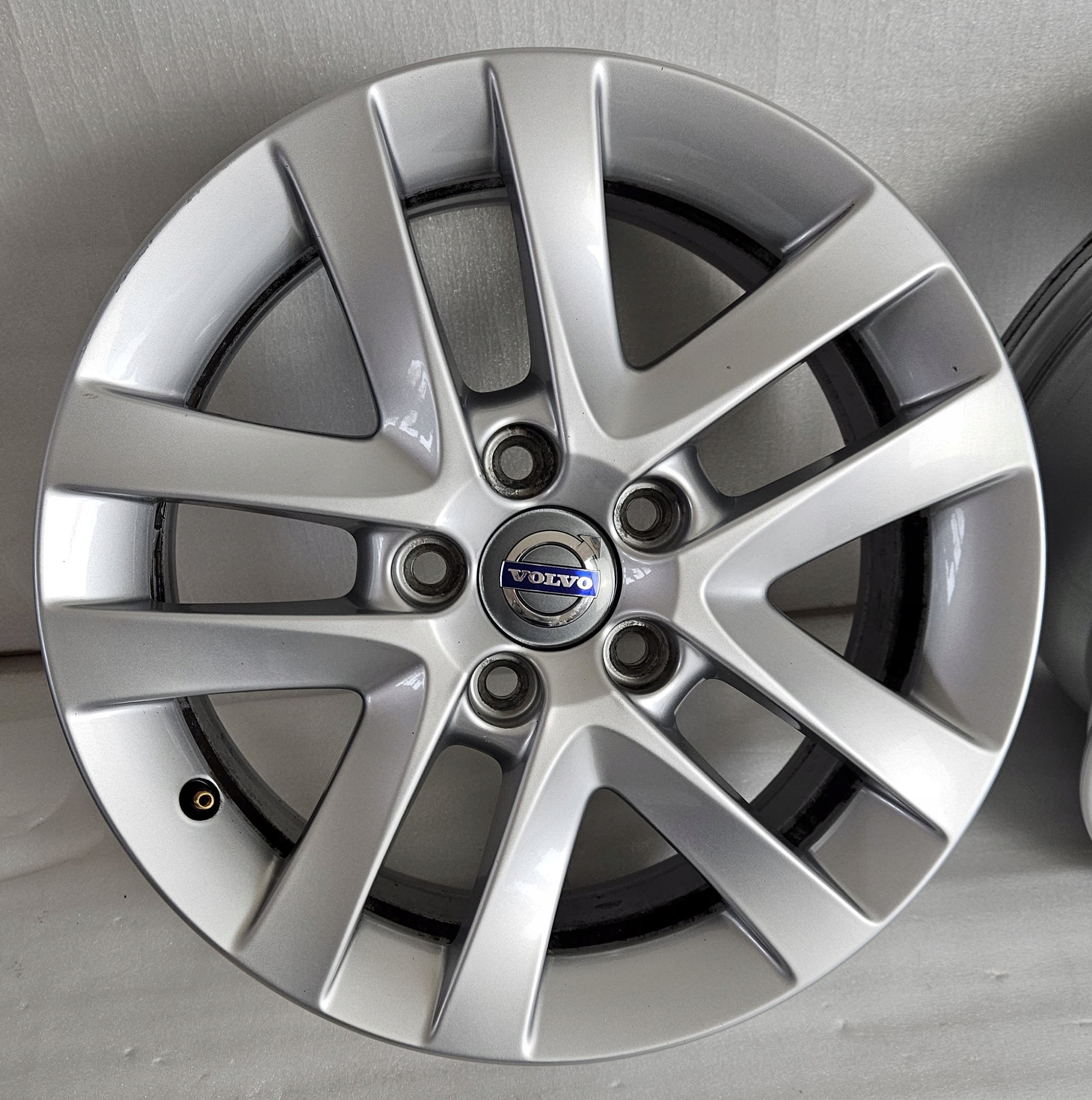 Alu Felge Volvo V60 S60 142 XC60 S80 V70 Aluminum rim 16 Zoll 7.0J 5x108 50ET