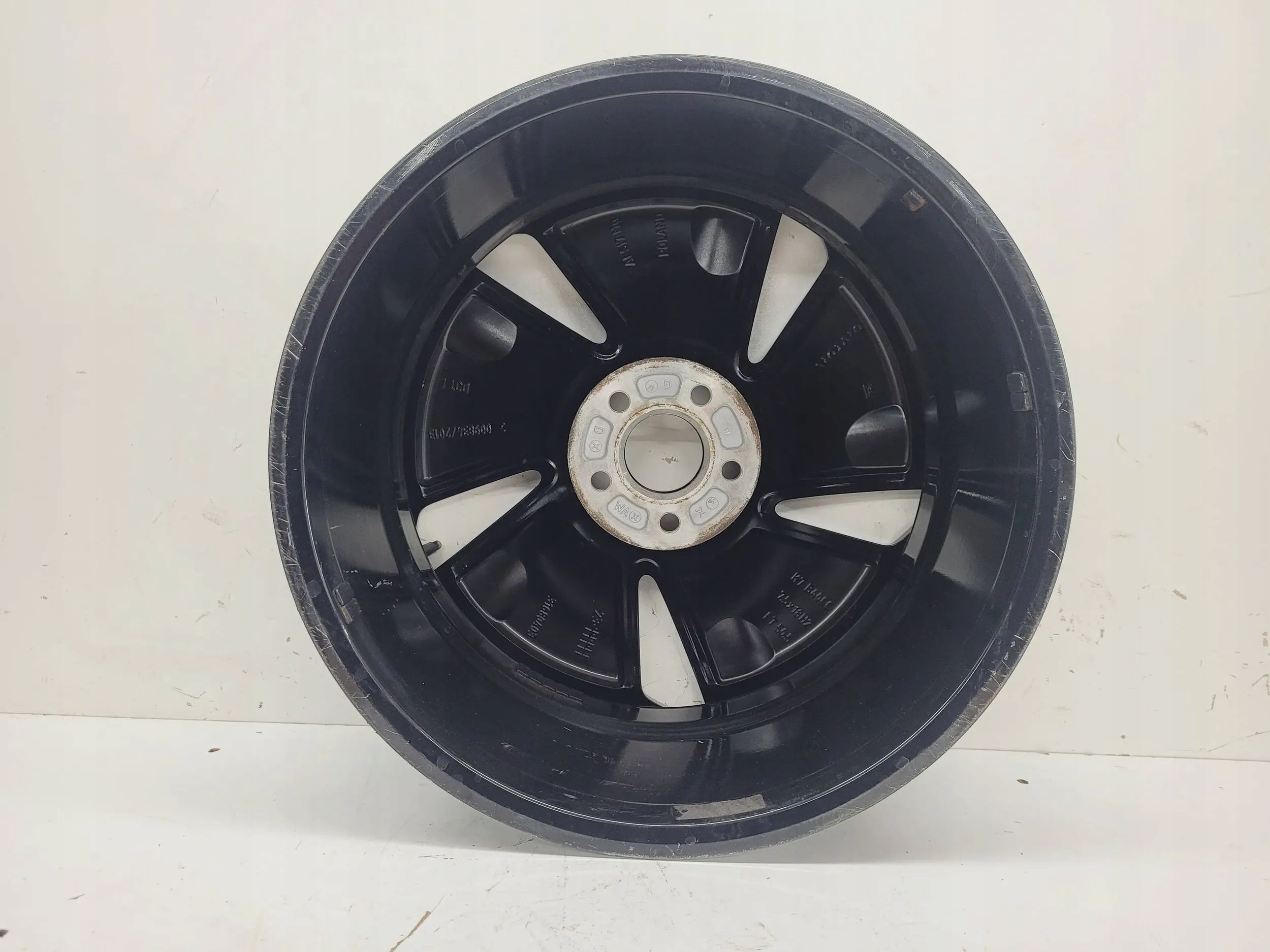 1x Alu Felge Volvo XC40 Aluminum rim 18 Zoll 7.5J 5x108 50,5ET 31680403