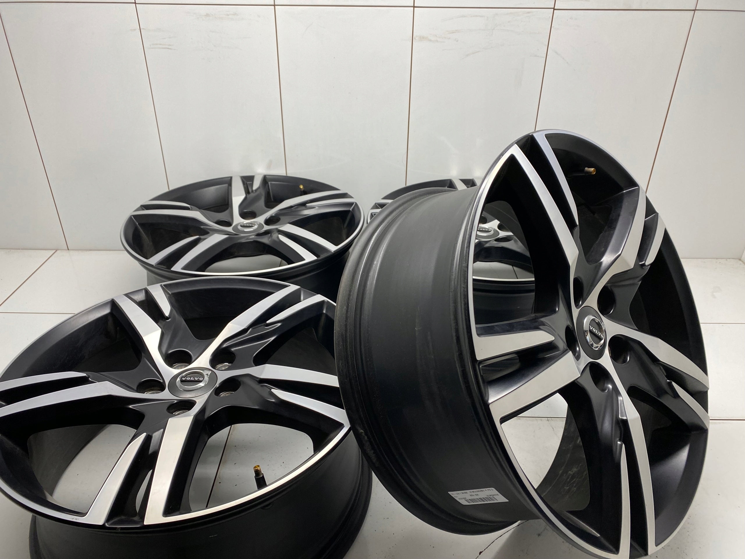  Alu Felge Volvo 142 V70 Aluminum rim 19 Zoll 7.5J 5x114.3 50,5ET 31423931 product image