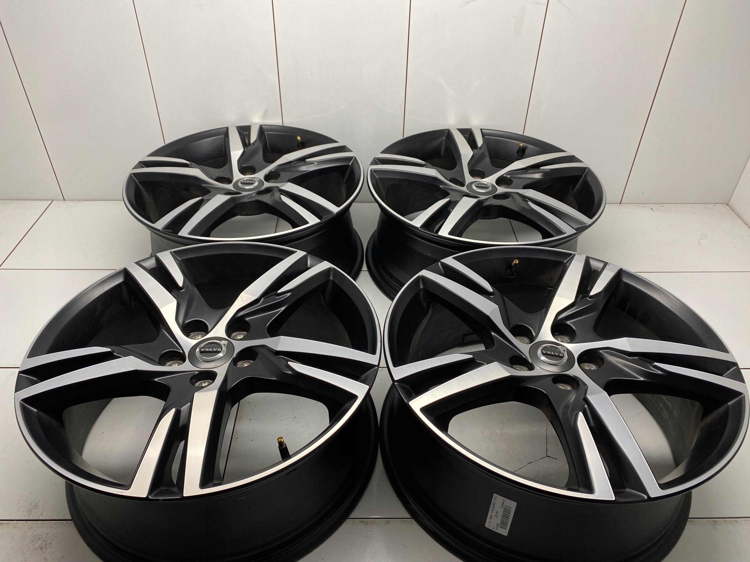 Alu Felge Volvo 142 V70 Aluminum rim 19 Zoll 7.5J 5x114.3 50,5ET 31423931