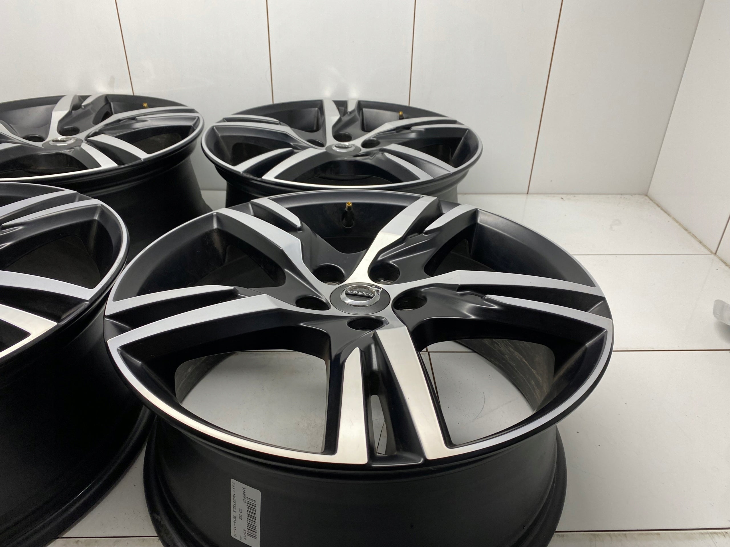 Alu Felge Volvo 142 V70 Aluminum rim 19 Zoll 7.5J 5x114.3 50,5ET 31423931