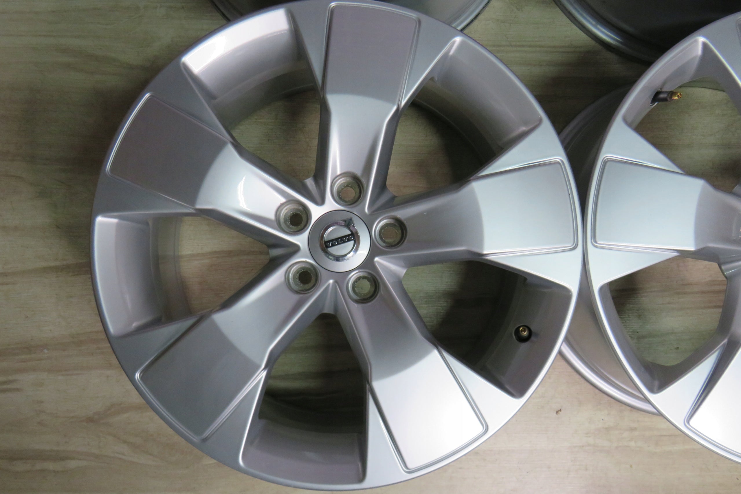 Alu Felge Volvo V60 V50 V40 V70 Aluminum rim 18 Zoll 7.5J 5x108 50,5ET