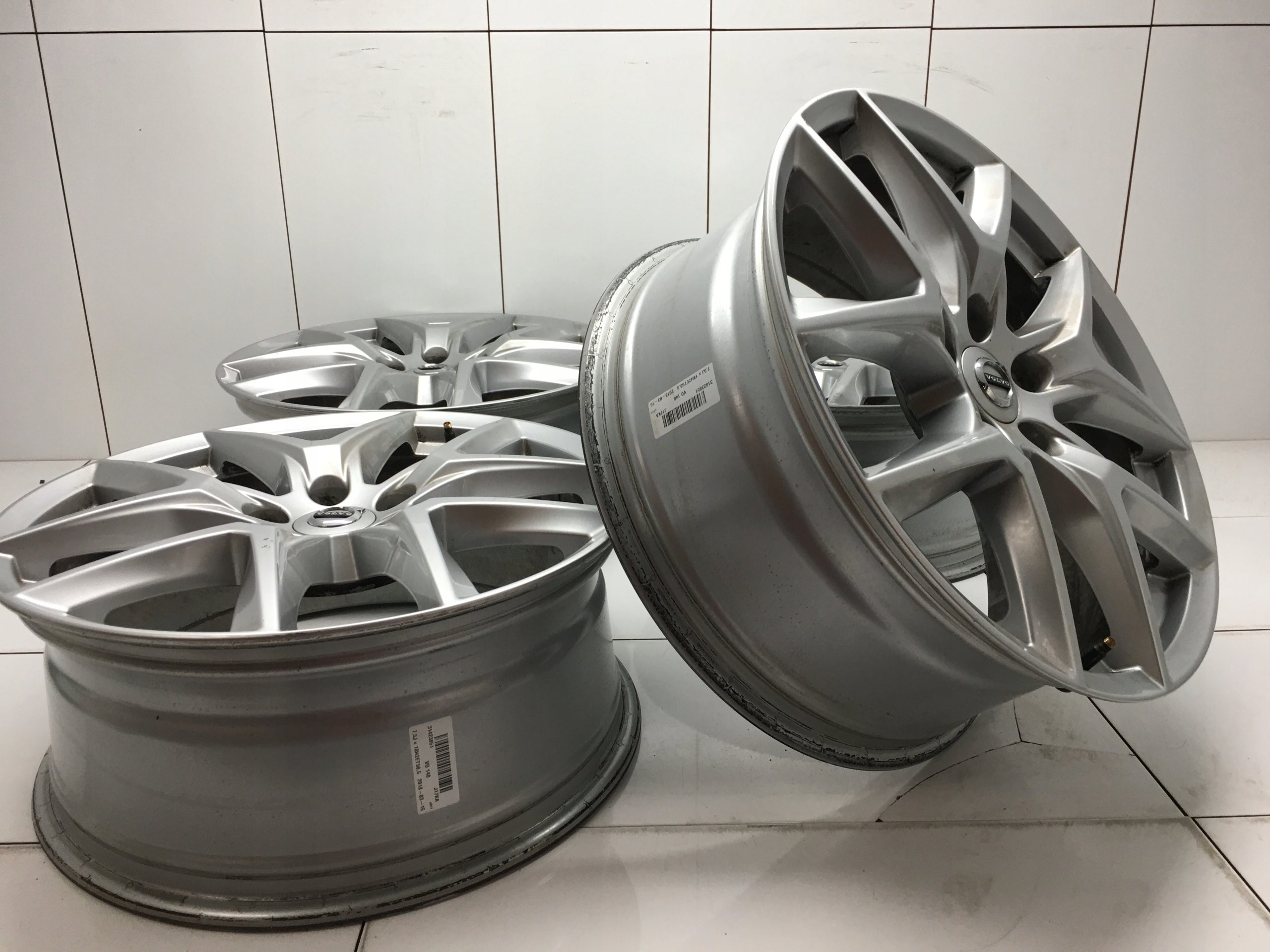 Alu Felge Volvo XC60 Aluminum rim 18 Zoll 7.5J 5x108 50,5ET 31423851