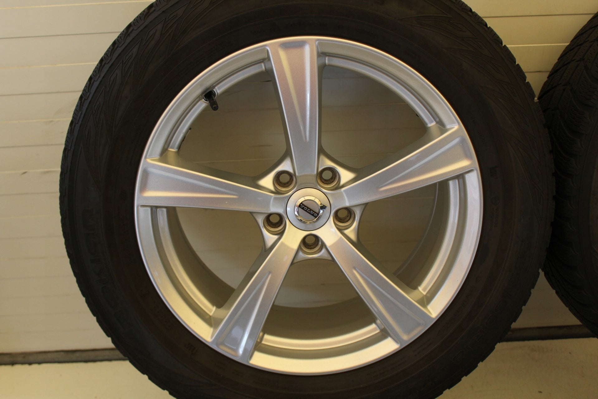  Alu Felge Volvo V50 S60 142 XC60 S80 18 Zoll 8.0J 5x108 42,5ET 31423515 product image