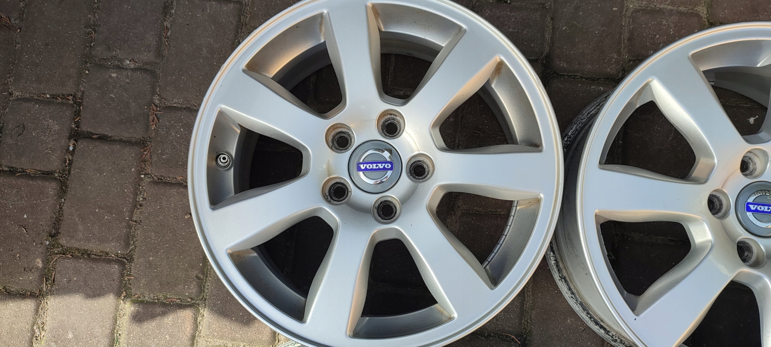 Alu Felge Volvo V60 S60 Aluminum rim 16 Zoll 7.0J 5x108 50ET 31200601