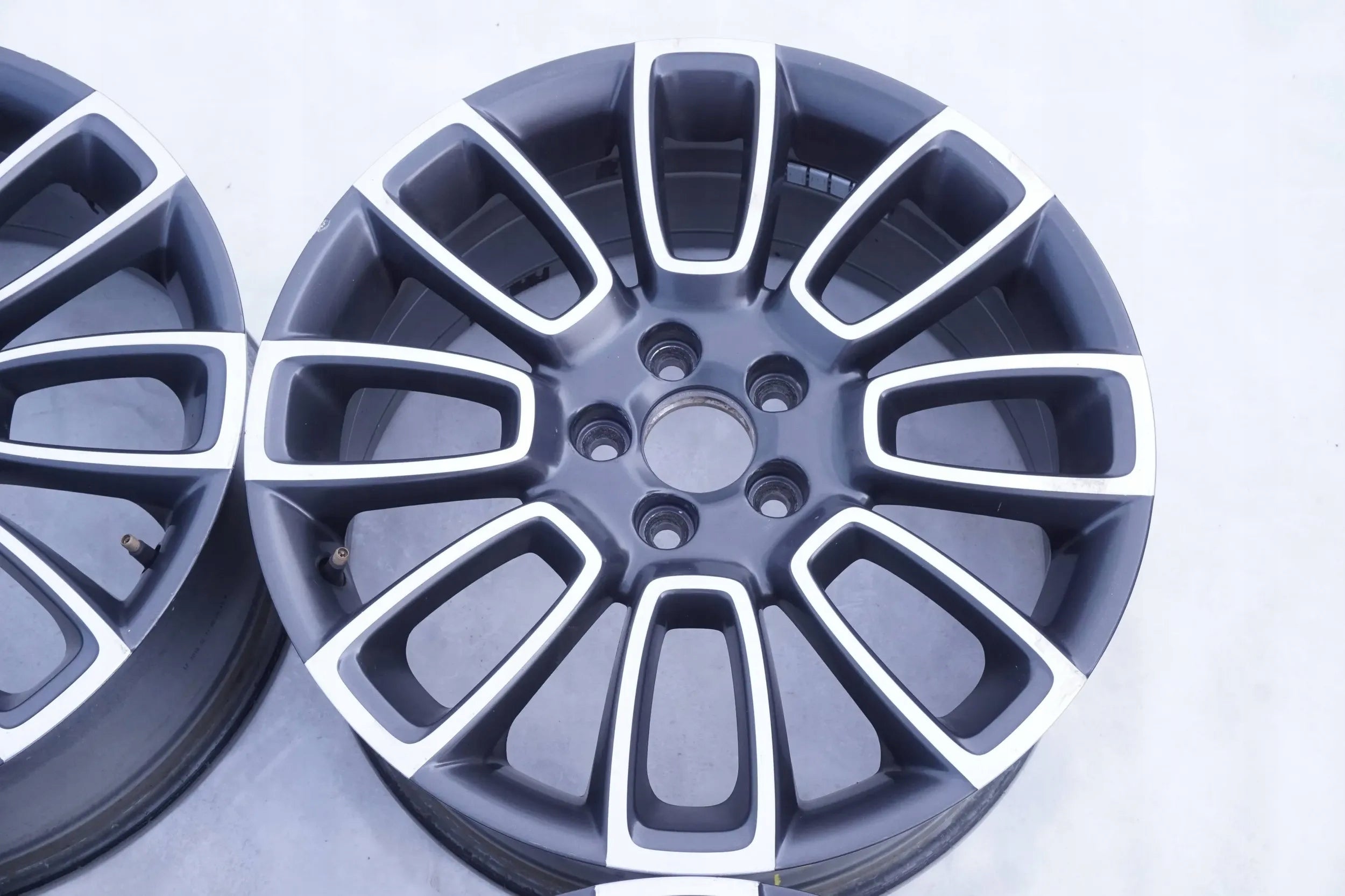 Alu Felge Volvo V60 S60 Aluminum rim 18 Zoll 8.0J 5x108 52ET