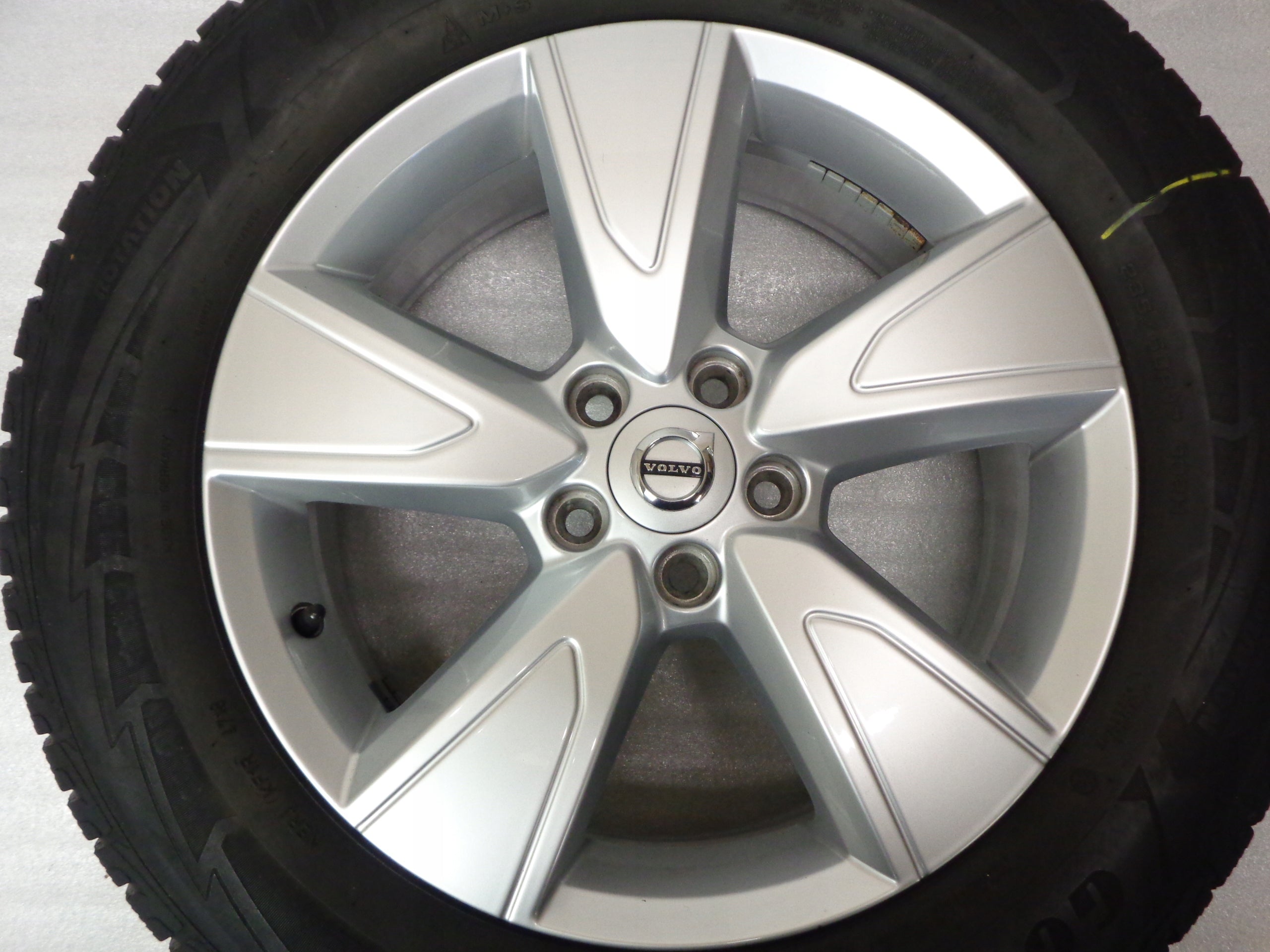 Alu Felge Volvo XC60 XC70 XC40 C70 17 Zoll 7.5J 5x108 50,5ET 31680565