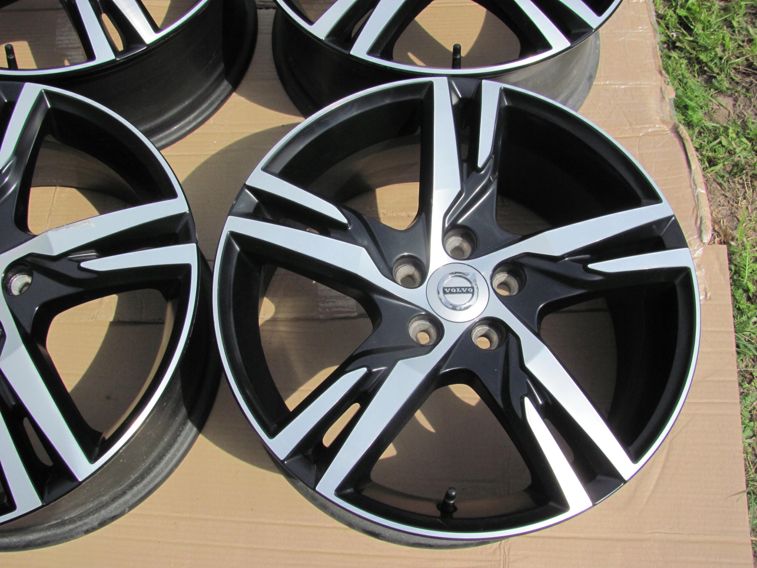 1x Alu Felge Volvo V60 Aluminum rim 18 Zoll 7.5J 5x108