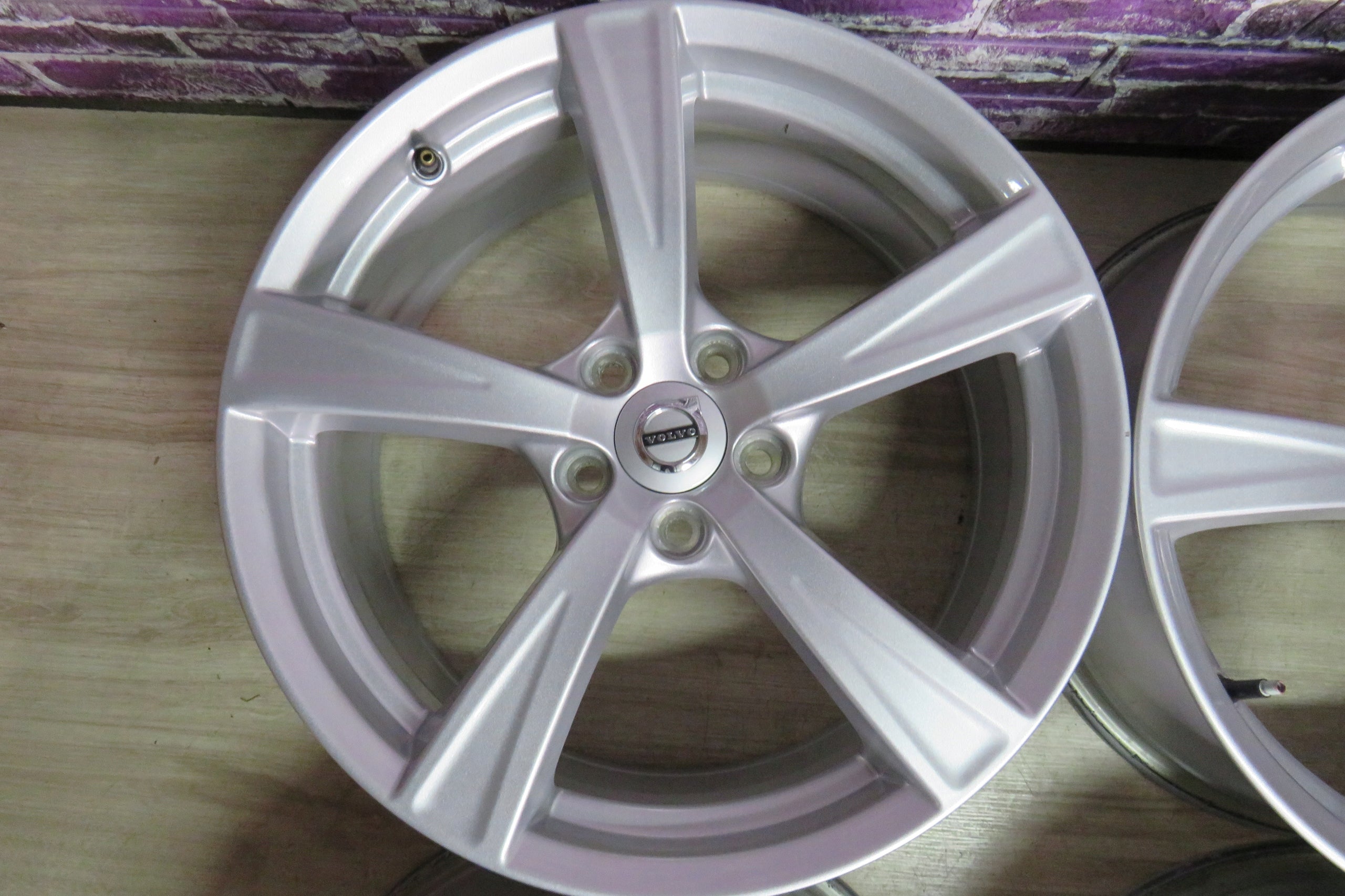 Alu Felge Volvo V60 V50 V40 V70 Aluminum rim 18 Zoll 8.0J 5x108 42,5ET