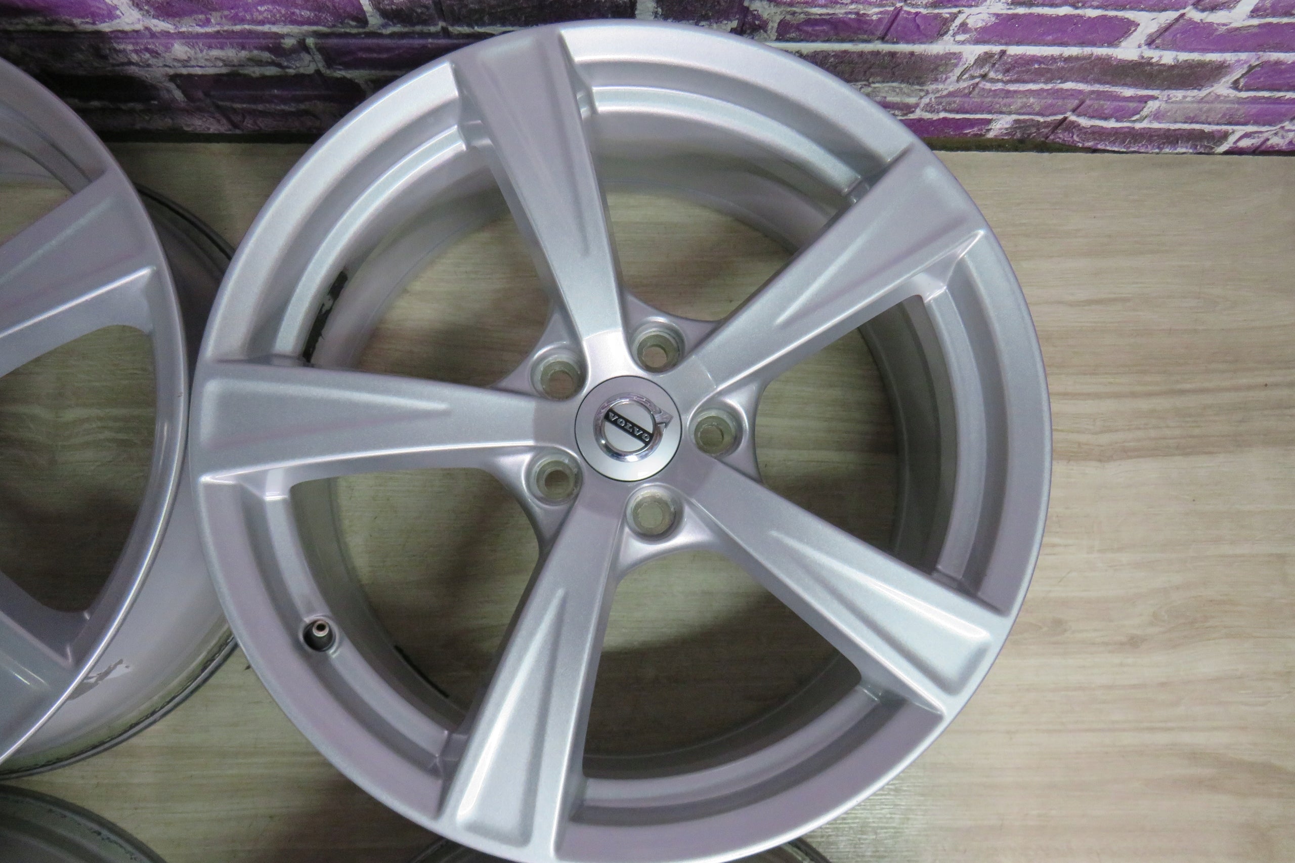 Alu Felge Volvo V60 V50 V40 V70 Aluminum rim 18 Zoll 8.0J 5x108 42,5ET