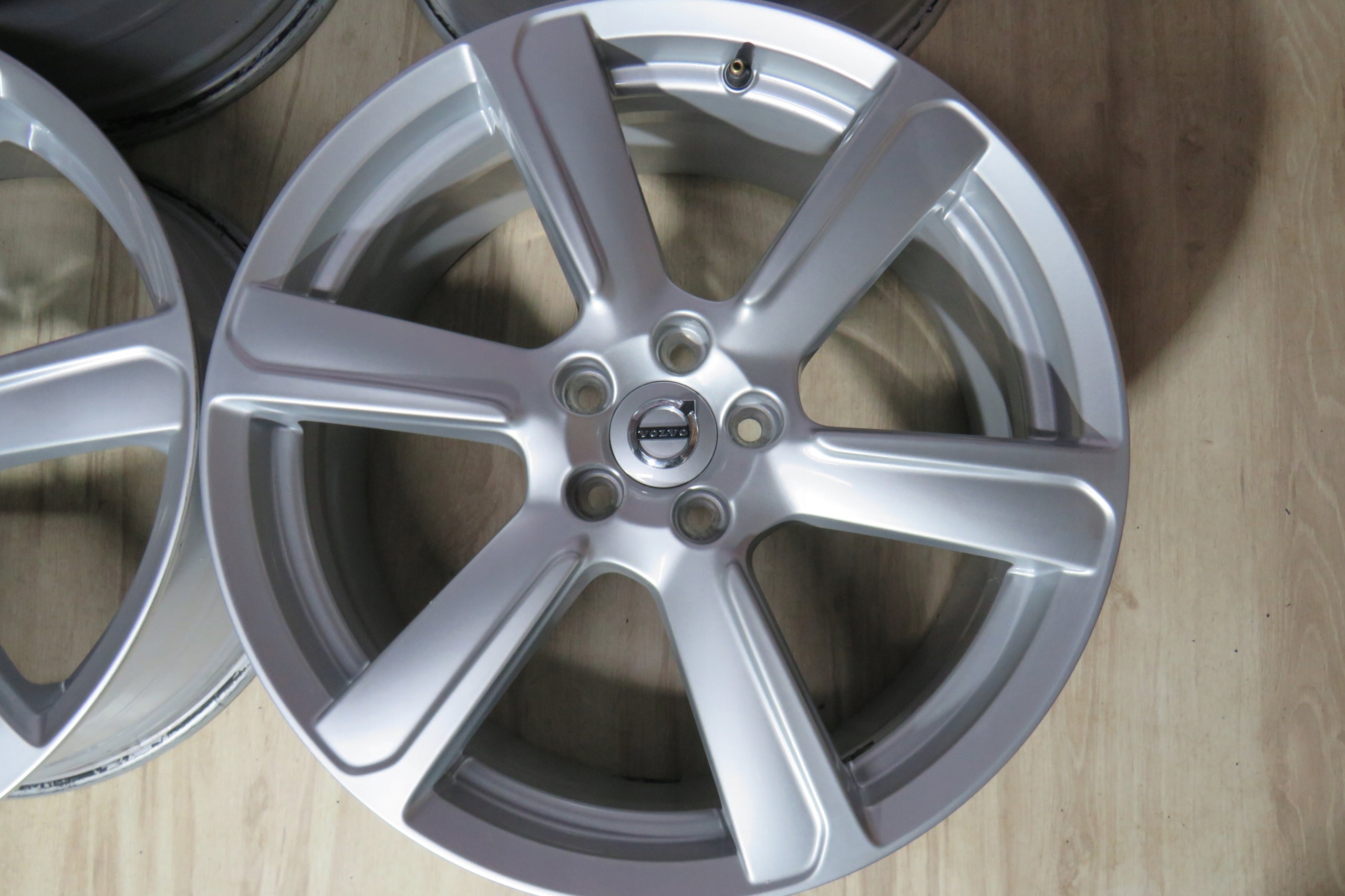 Alu Felge Volvo V60 V50 V40 V70 Aluminum rim 19 Zoll 8.0J 5x108 42,5ET