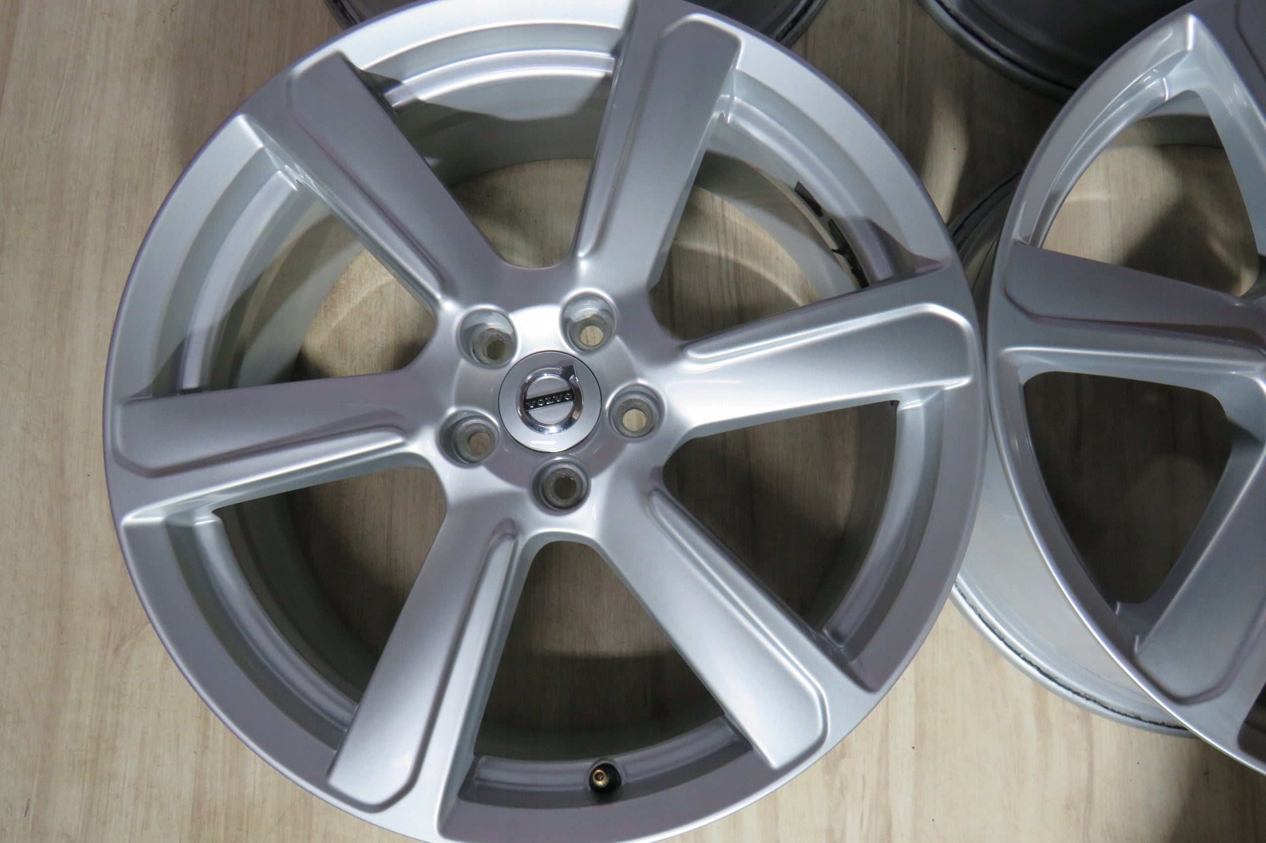 Alu Felge Volvo V60 V50 V40 V70 Aluminum rim 19 Zoll 8.0J 5x108 42,5ET