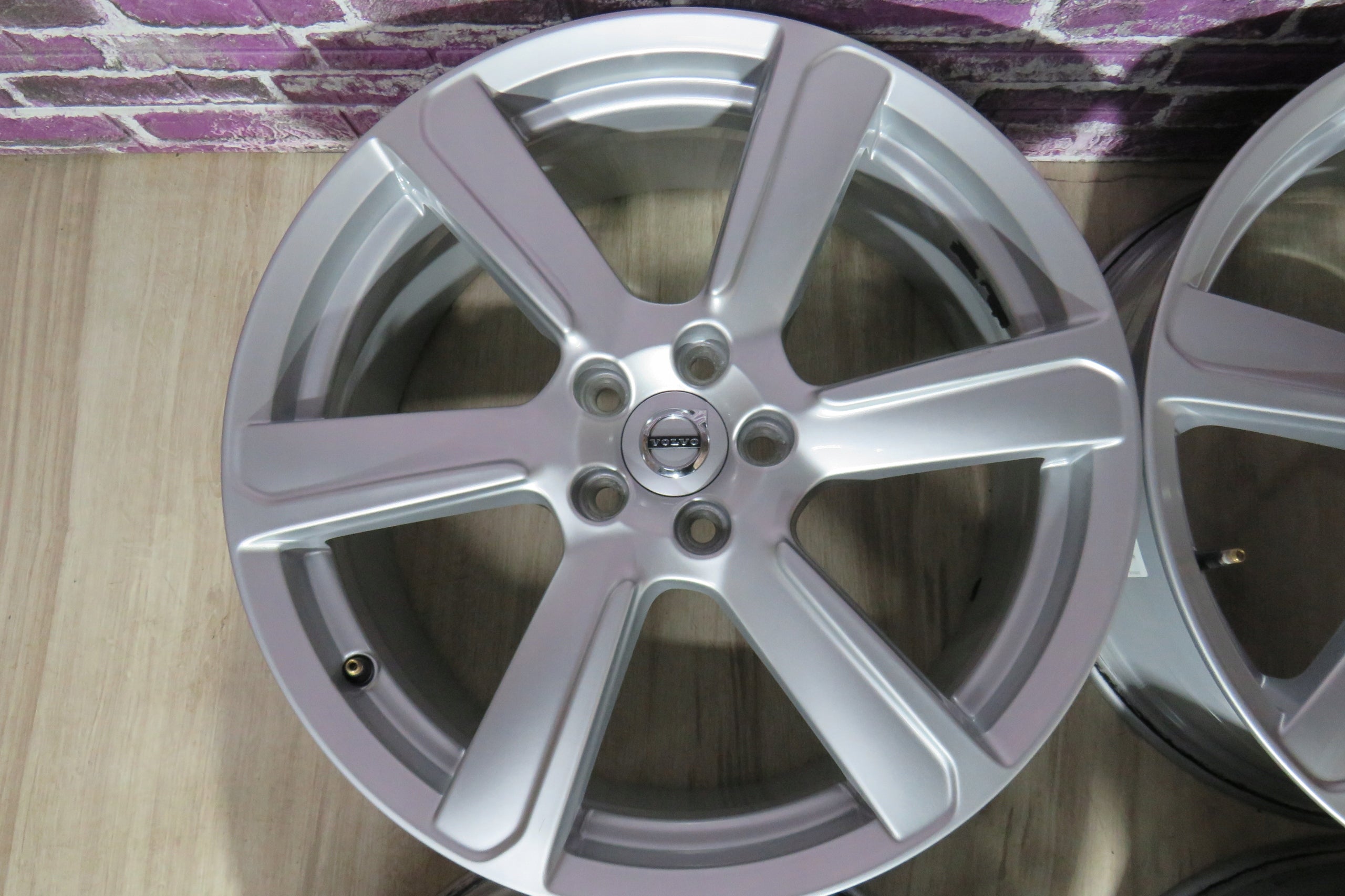 Alu Felge Volvo V60 V50 V40 V70 Aluminum rim 19 Zoll 8.0J 5x108 42,5ET