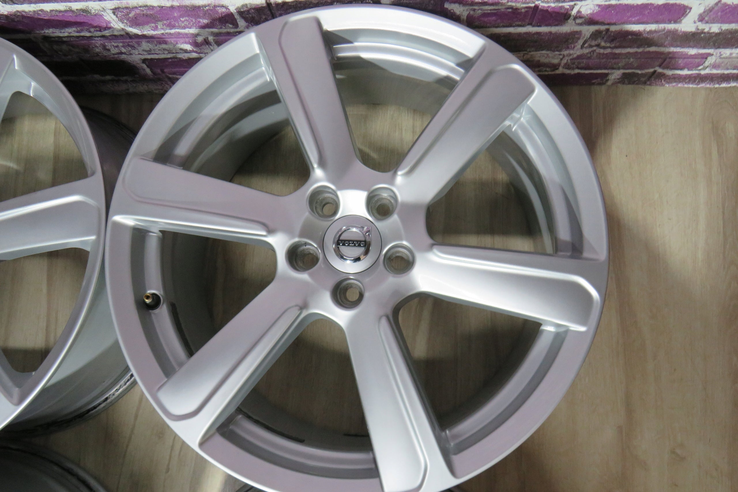 Alu Felge Volvo V60 V50 V40 V70 Aluminum rim 19 Zoll 8.0J 5x108 42,5ET