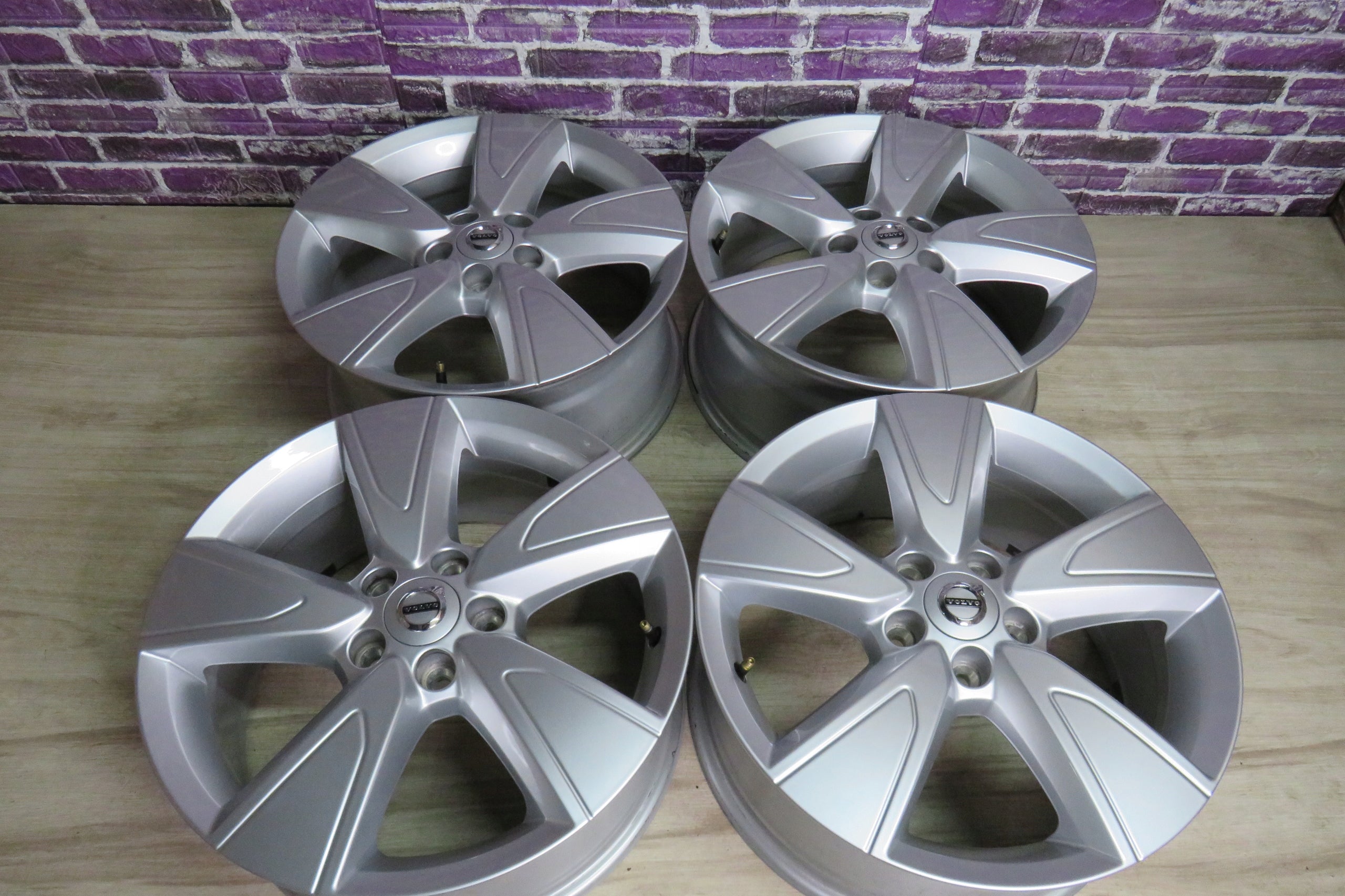 Alu Felge Volvo C30 V60 V50 V40 S40 Aluminum rim 17 Zoll 7.5J 5x108 50,5ET