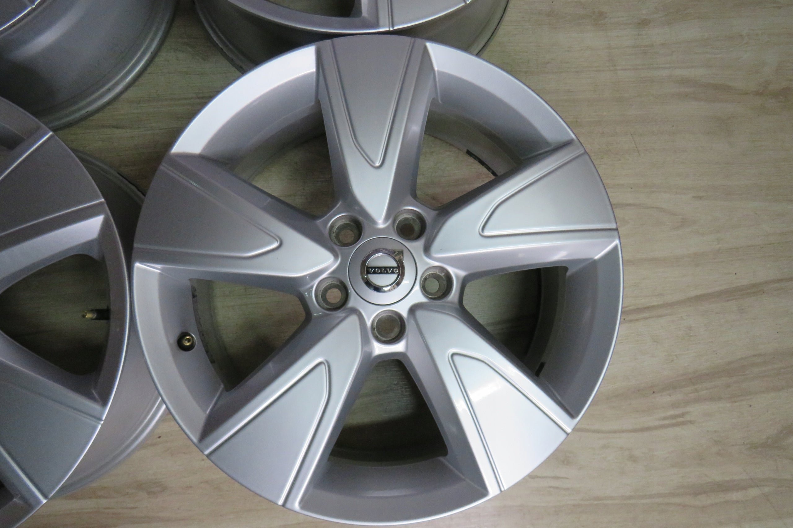 Alu Felge Volvo C30 V60 V50 V40 S40 Aluminum rim 17 Zoll 7.5J 5x108 50,5ET