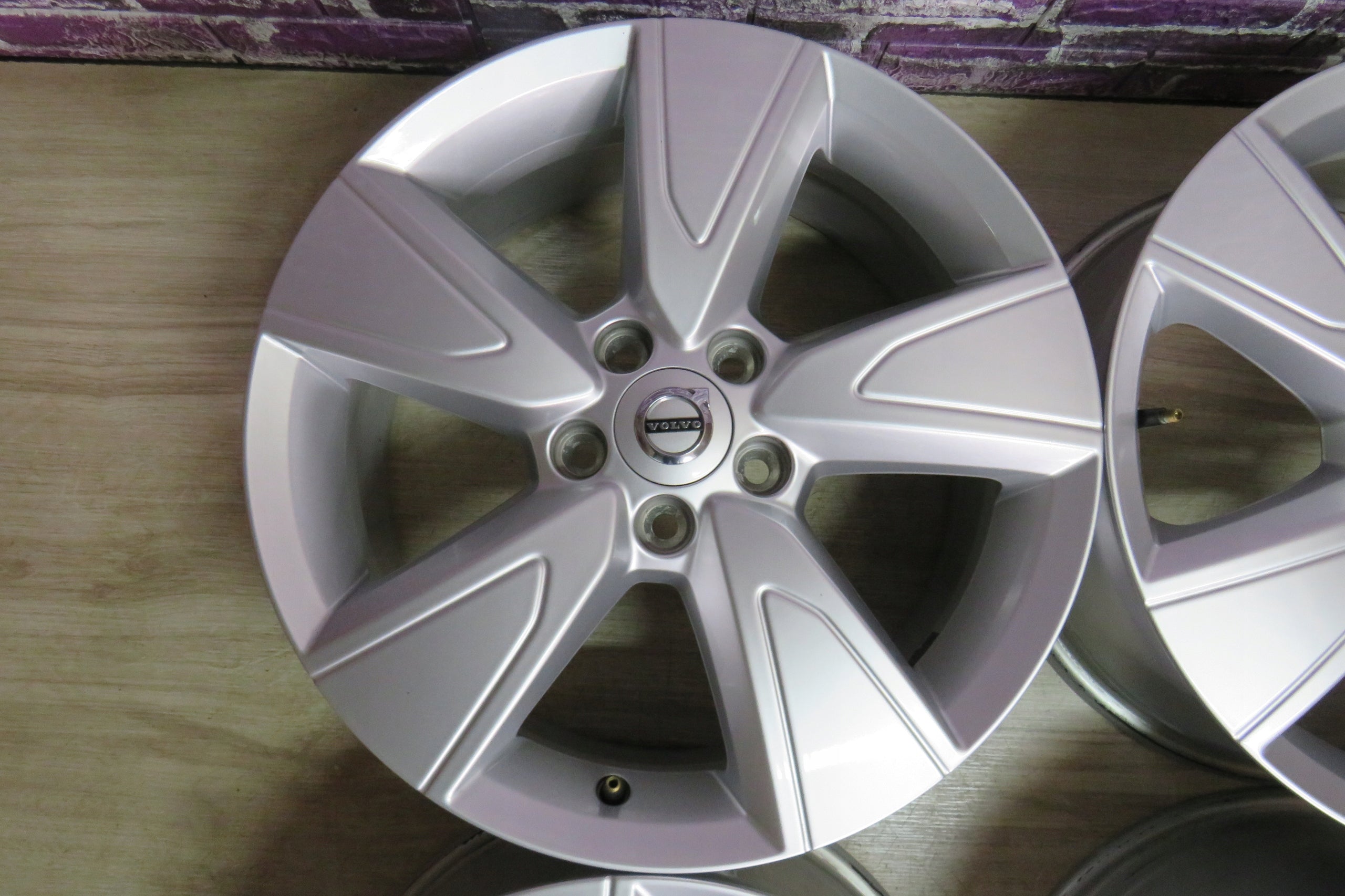 Alu Felge Volvo C30 V60 V50 V40 S40 Aluminum rim 17 Zoll 7.5J 5x108 50,5ET