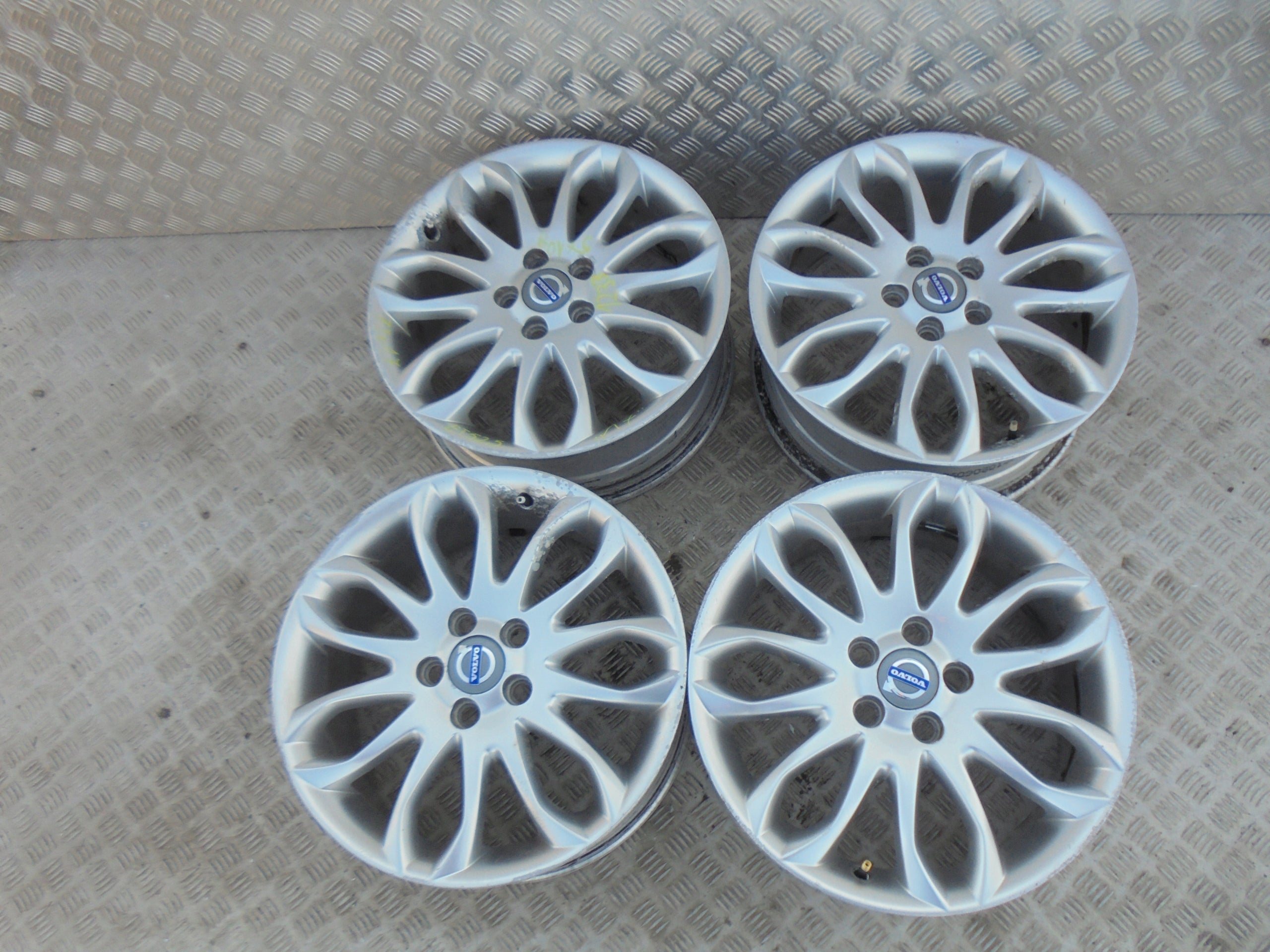  Alu Felge Volvo S40 Aluminum rim 17 Zoll 7.0J 5x108 52,5ET product image