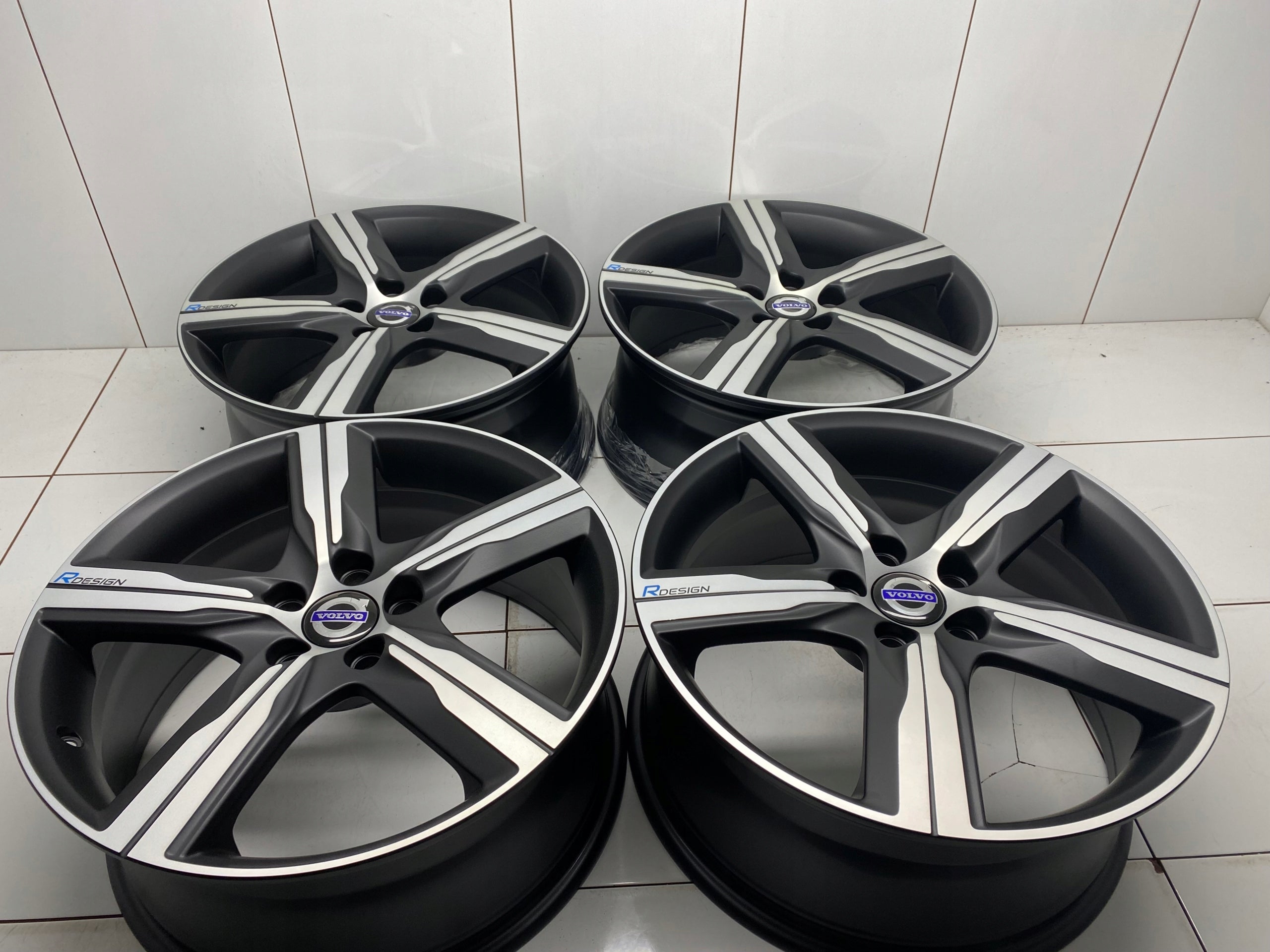  Alu Felge Volvo V60 XC60 V40 Aluminum rim 18 Zoll 8.0J 5x108 42ET 31445302 product image