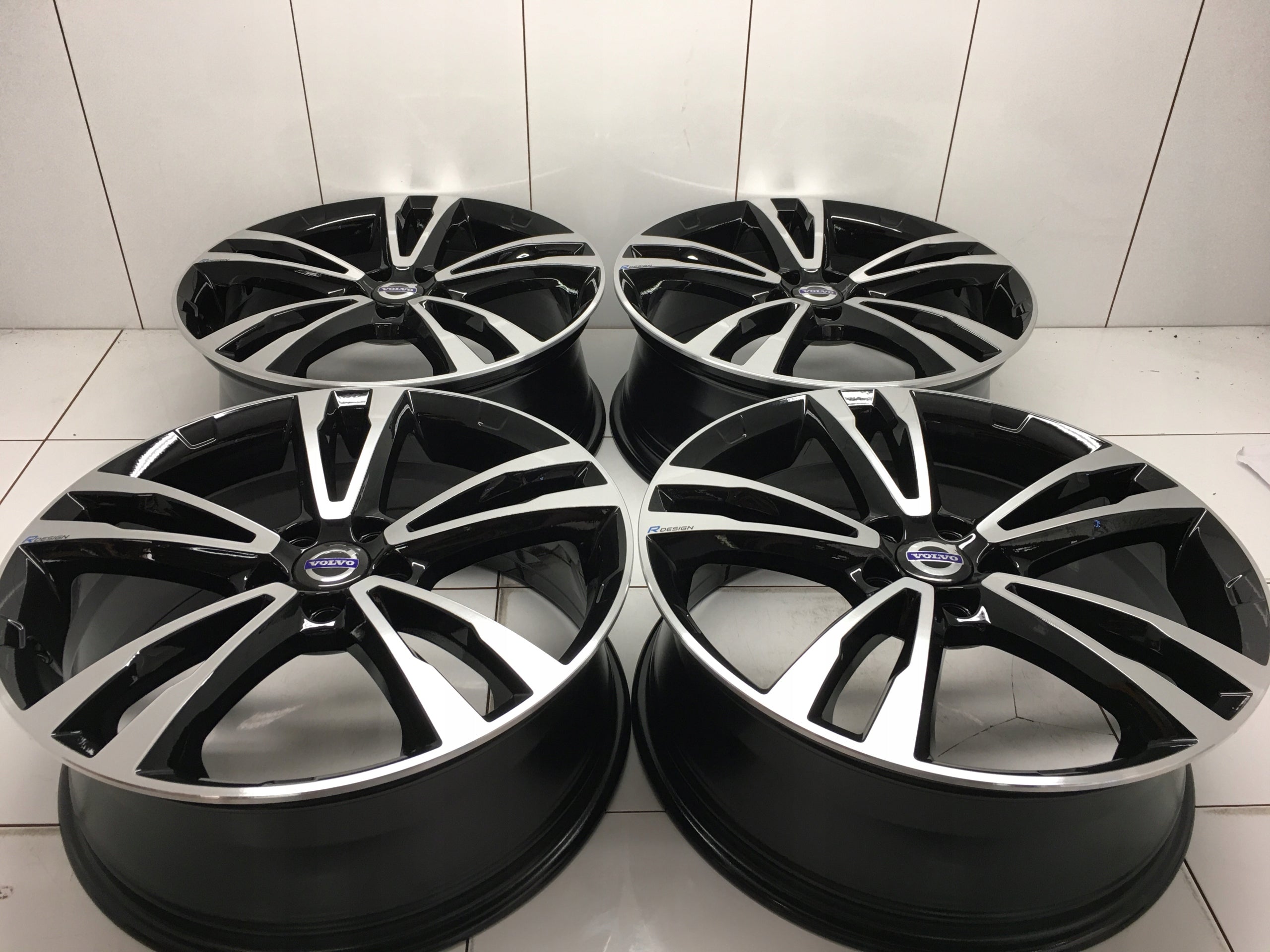 Alu Felge Volvo XC60 Aluminum rim 19 Zoll 7.5J 5x108 50,5ET 31381536