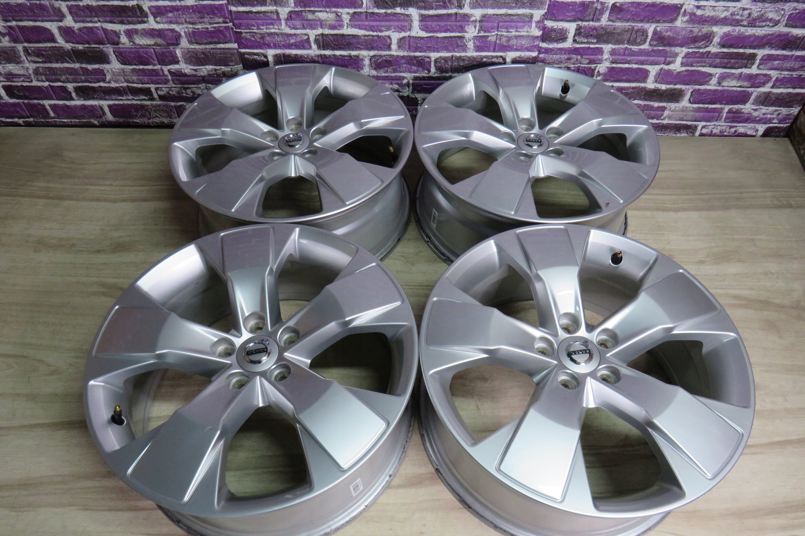  Alu Felge Volvo C30 S90 S80 C70 Aluminum rim 18 Zoll 7.5J 5x108 50,5ET product image