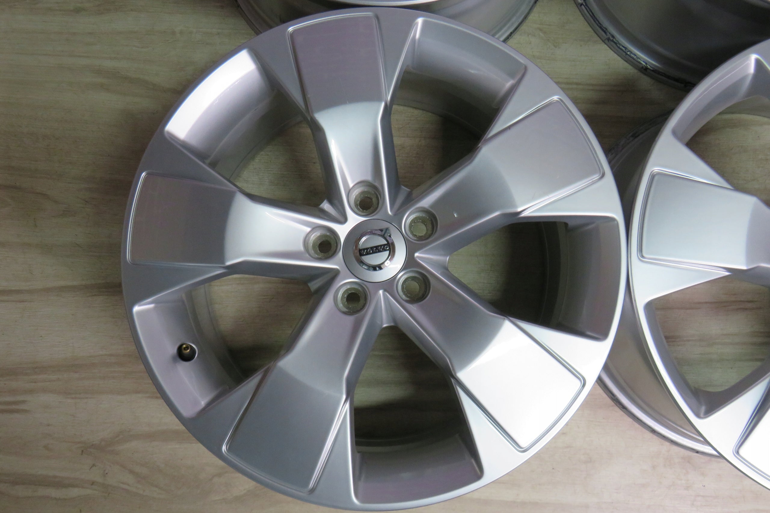 Alu Felge Volvo C30 S90 S80 C70 Aluminum rim 18 Zoll 7.5J 5x108 50,5ET