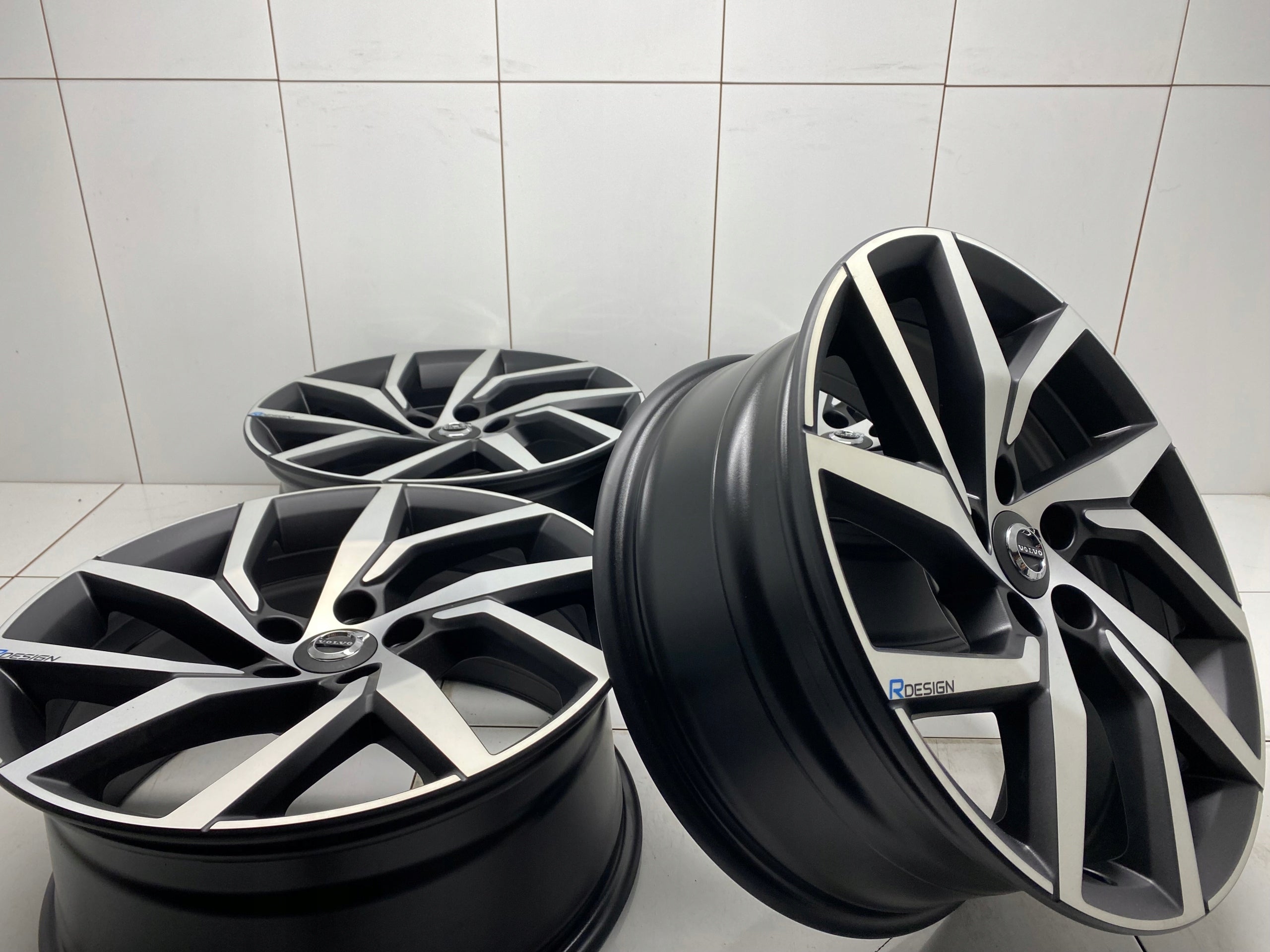 Alu Felge Volvo V60 XC40 S60 XC60 Aluminum rim 18 Zoll 8.0J 5x108 42ET