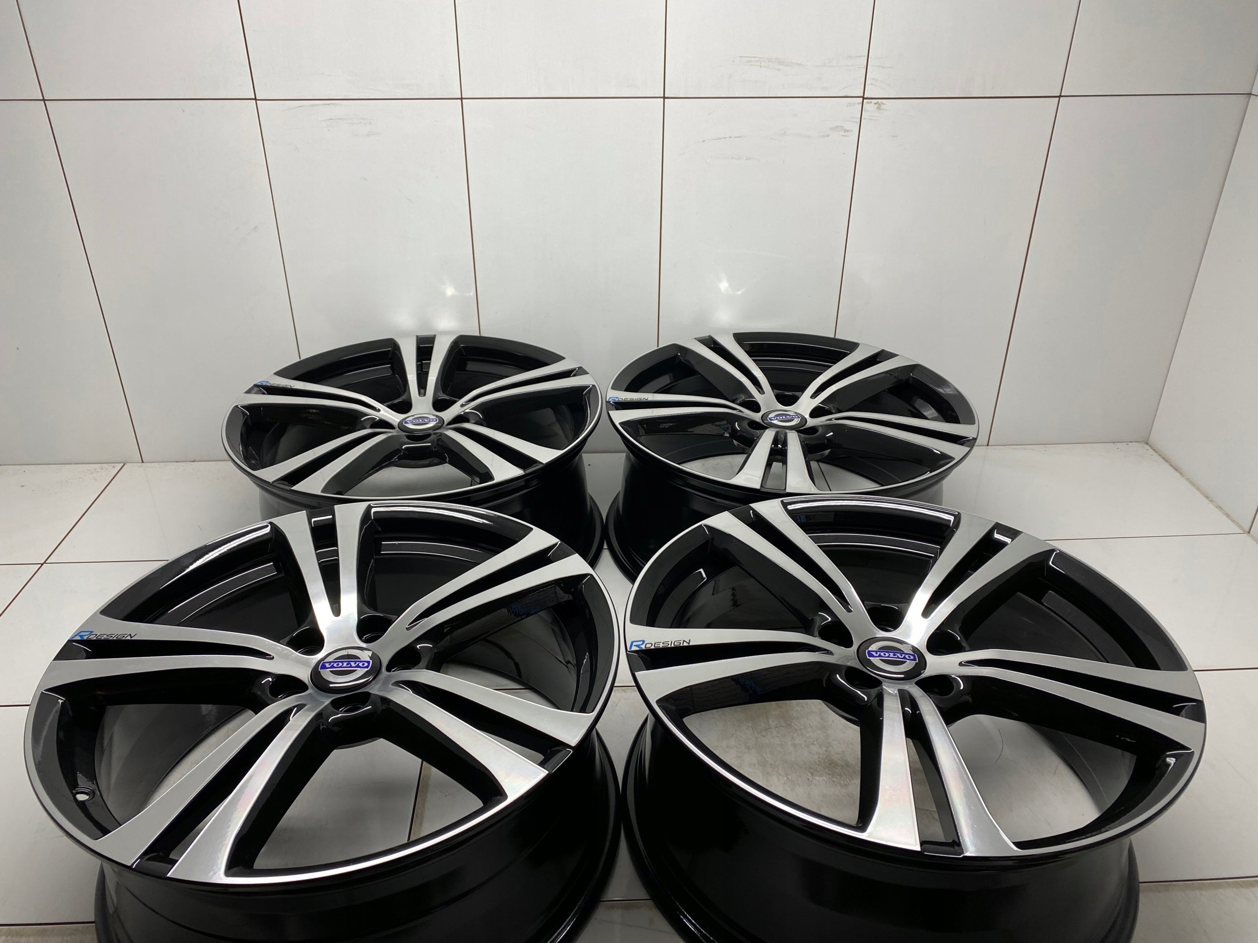  Alu Felge Volvo XC70 Aluminum rim 19 Zoll 8.0J 5x108 42,5ET product image