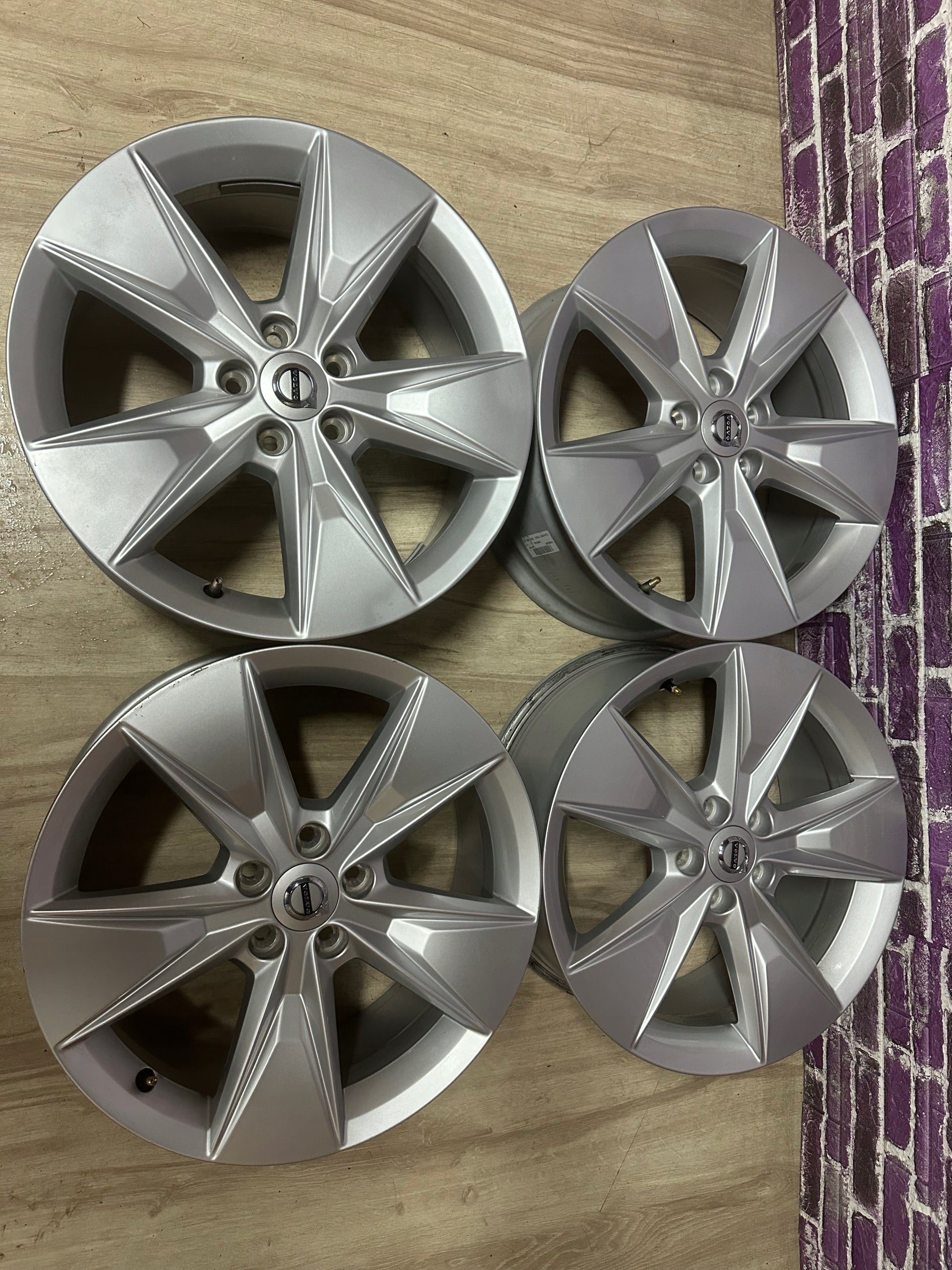 Alu Felge Volvo XC70 XC40 XC60 C70 XC90 18 Zoll 7.5J 5x108 50,5ET