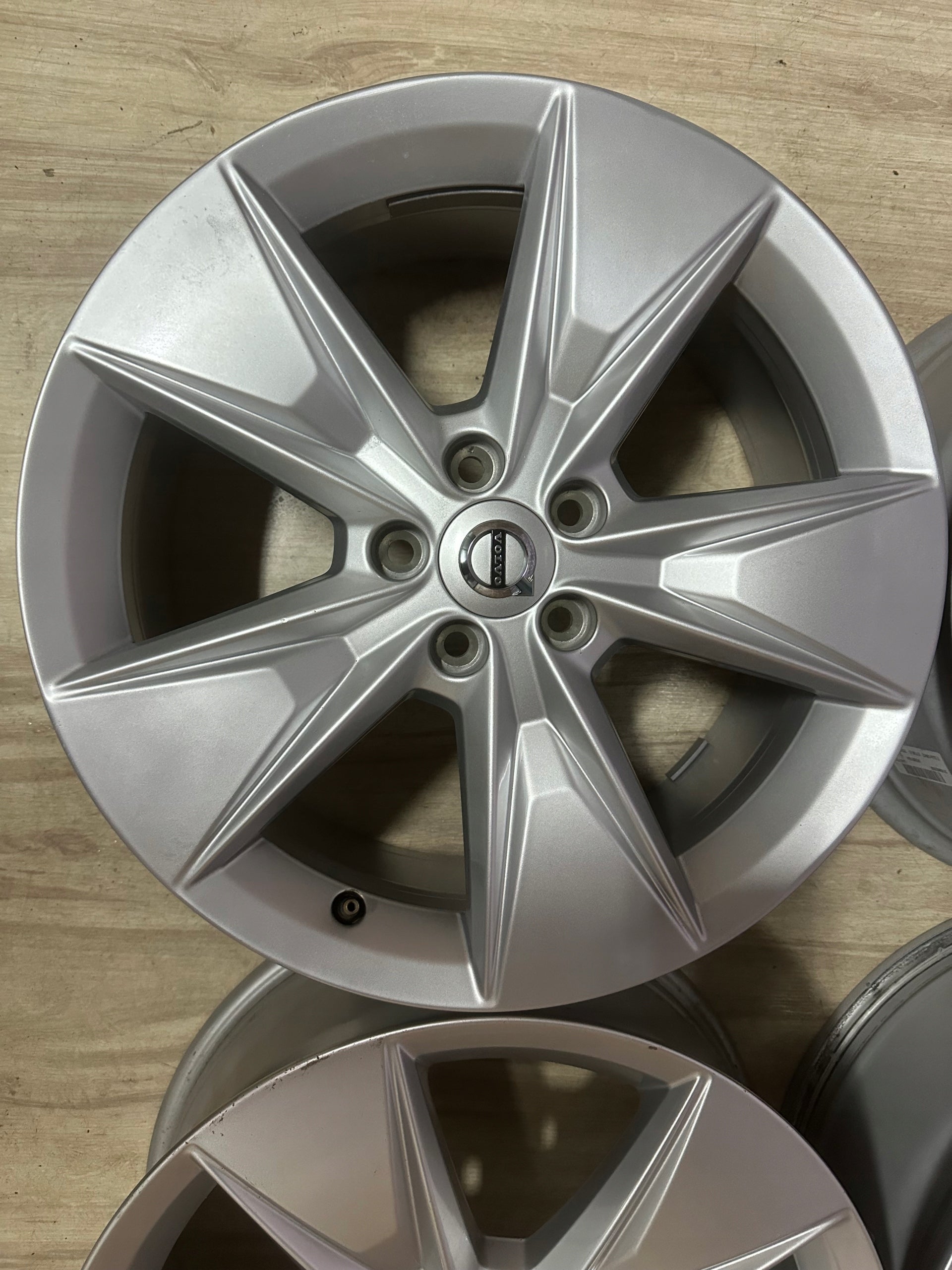 Alu Felge Volvo XC70 XC40 XC60 C70 XC90 18 Zoll 7.5J 5x108 50,5ET