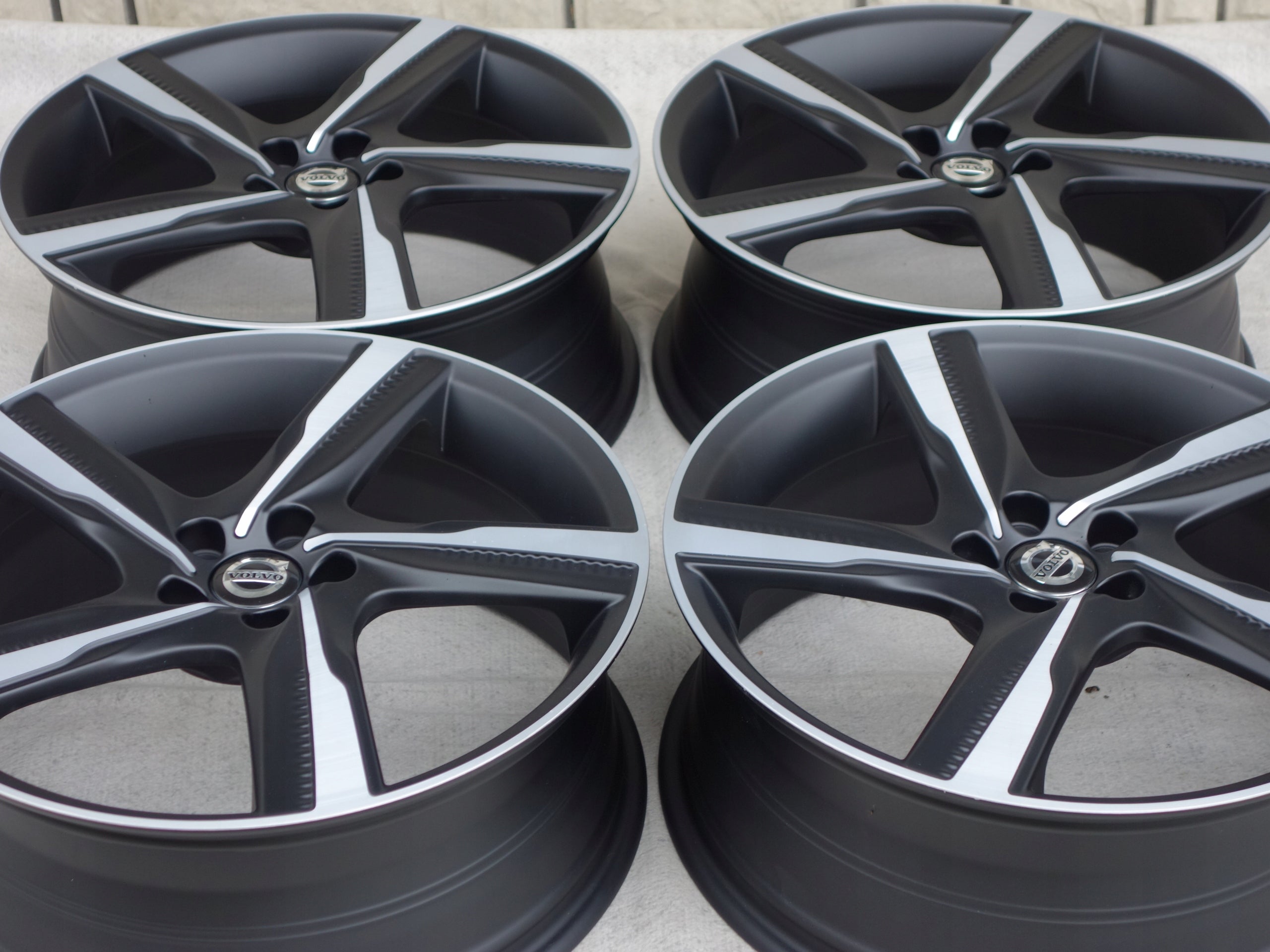 Alu Felge Volvo V60 V50 XC60 S60 Aluminum rim 20 Zoll 8.0J 5x108 55ET