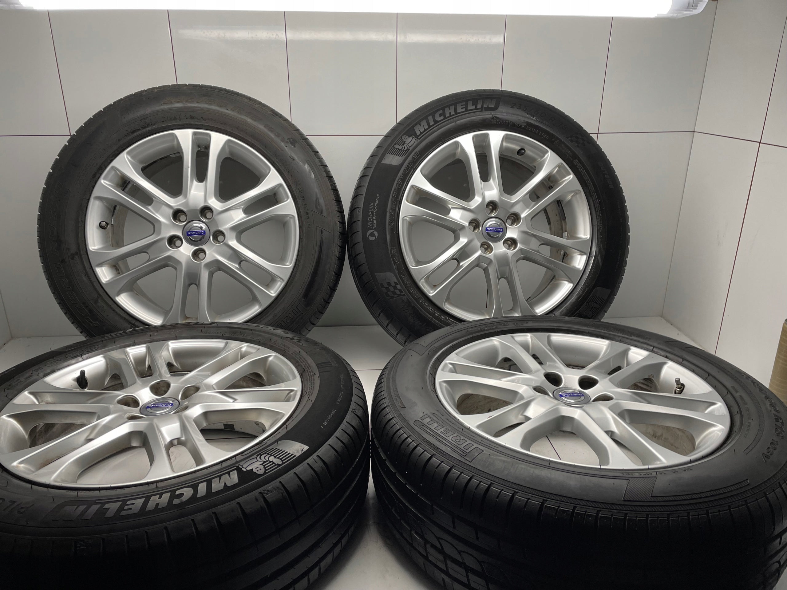  Alu Felge Volvo XC60 XC40 XC90 Aluminum rim 18 Zoll 8.0J 5x108 55ET product image