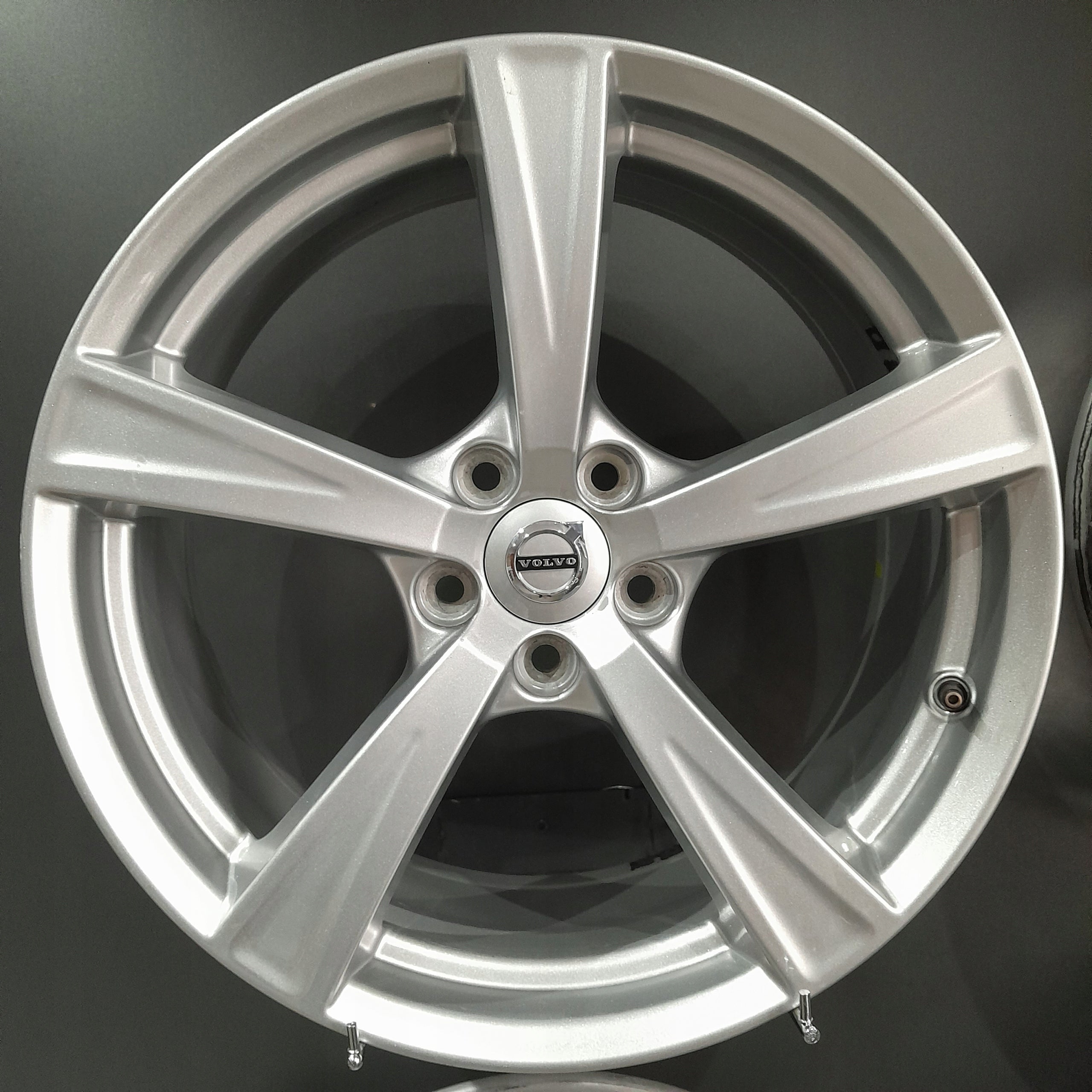 Alu Felge Volvo XC60 XC40 142 XC90 18 Zoll 8.0J 5x108 42,5ET 31423515