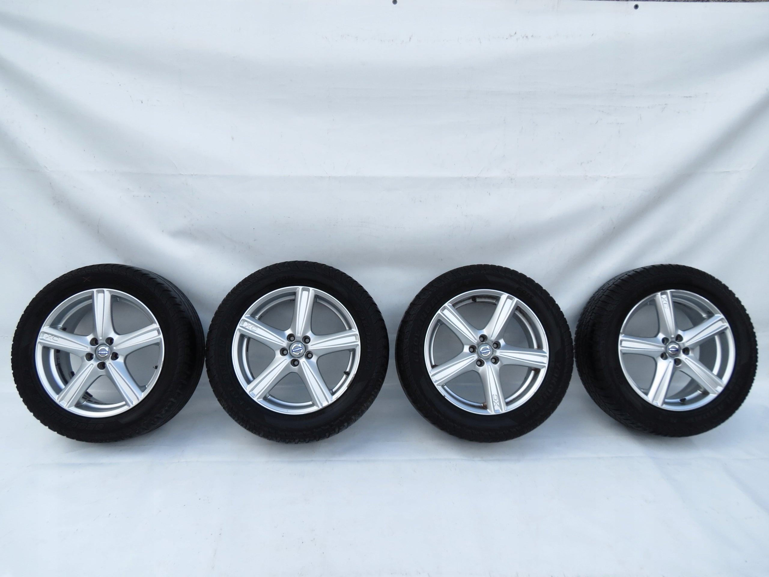 Alu Felge Volvo XC90 Aluminum rim 19 Zoll 8.0J 5x108 49ET 30535721