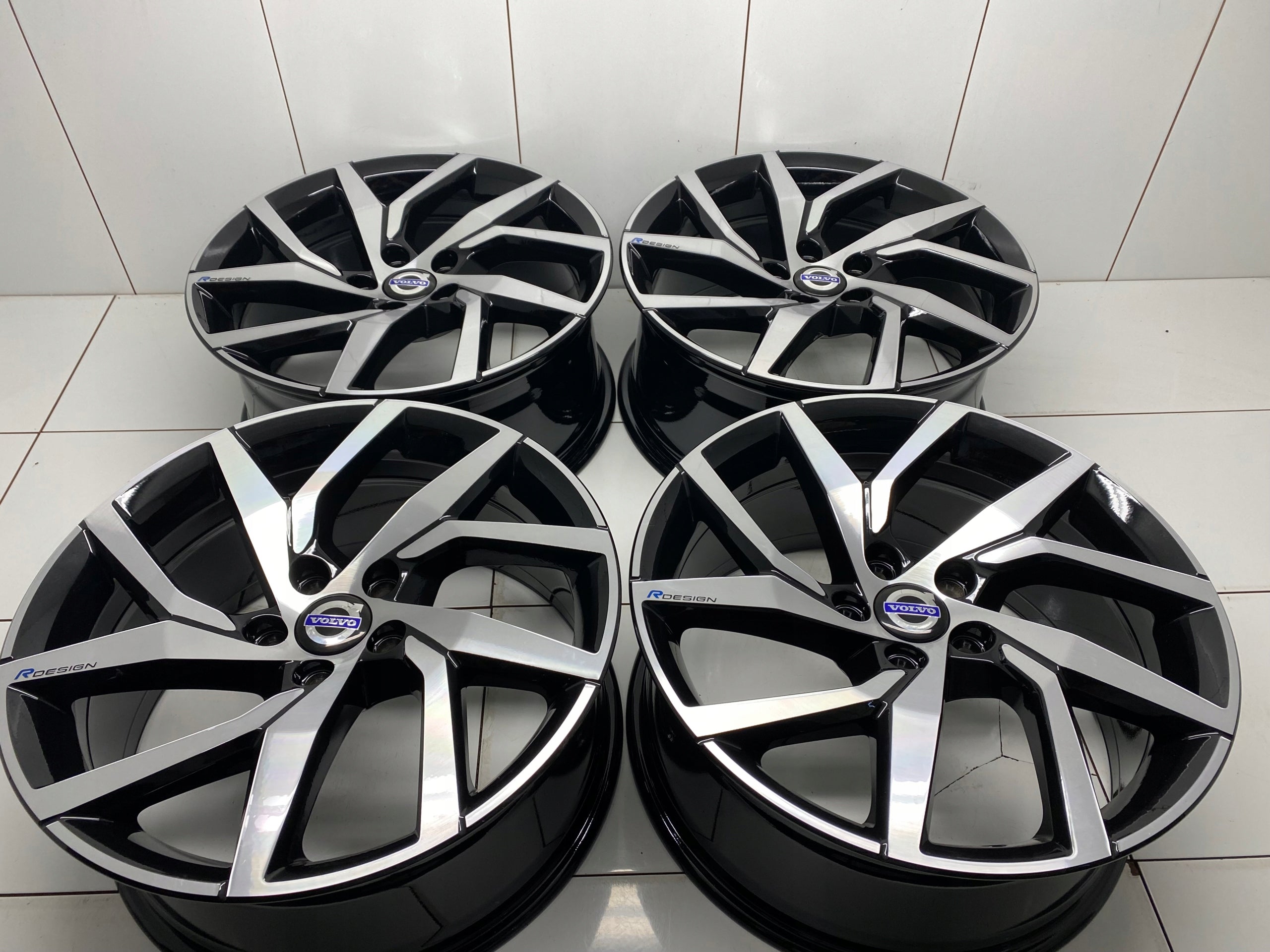  Alloy rim Volvo V60 XC60 S60 V70 18 inch 8.0J 5x108 42ET 31471482  product image