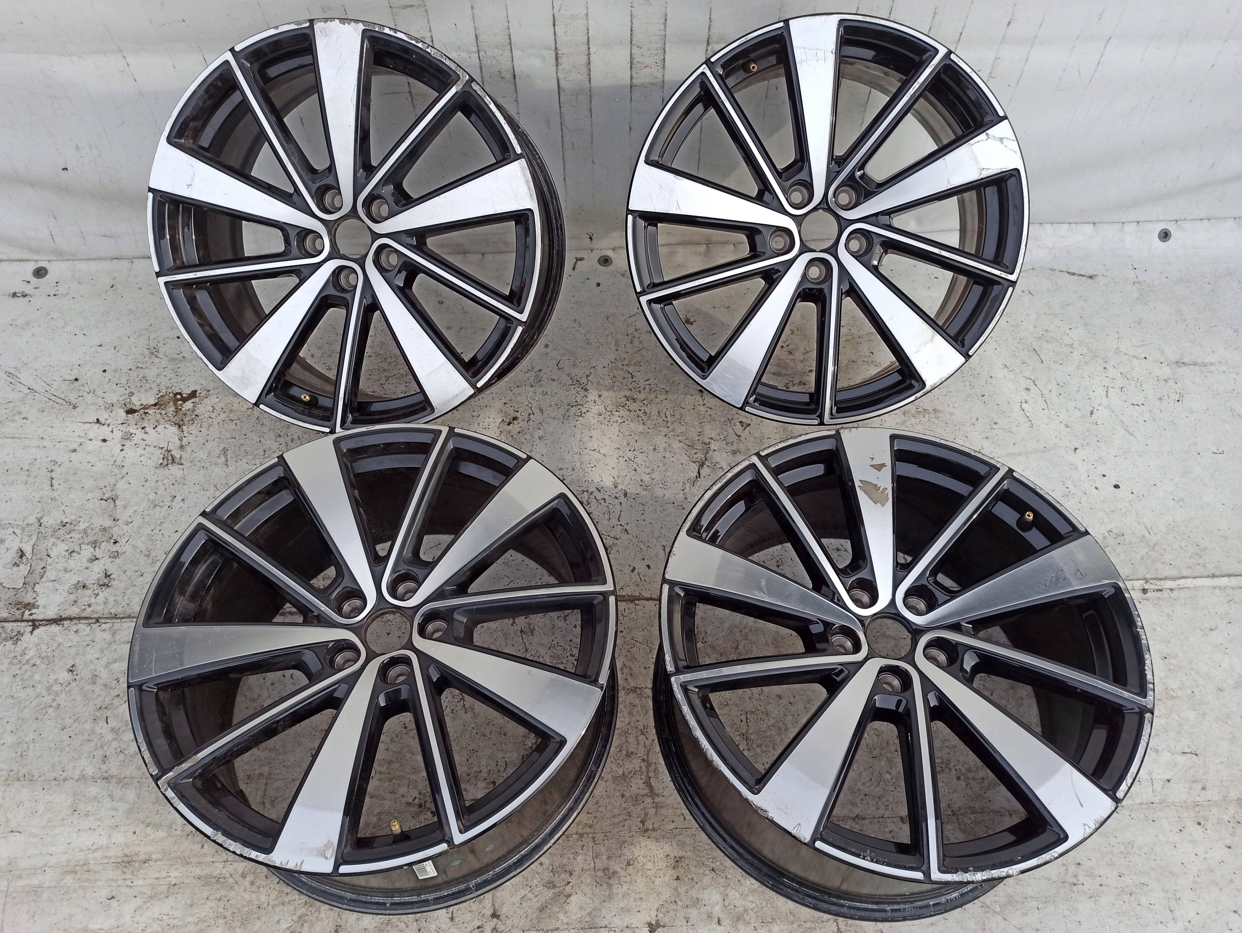  Alu rim Volvo 142 Aluminum rim 19 inch 8.0J 5x108 50ET 32136523  product image