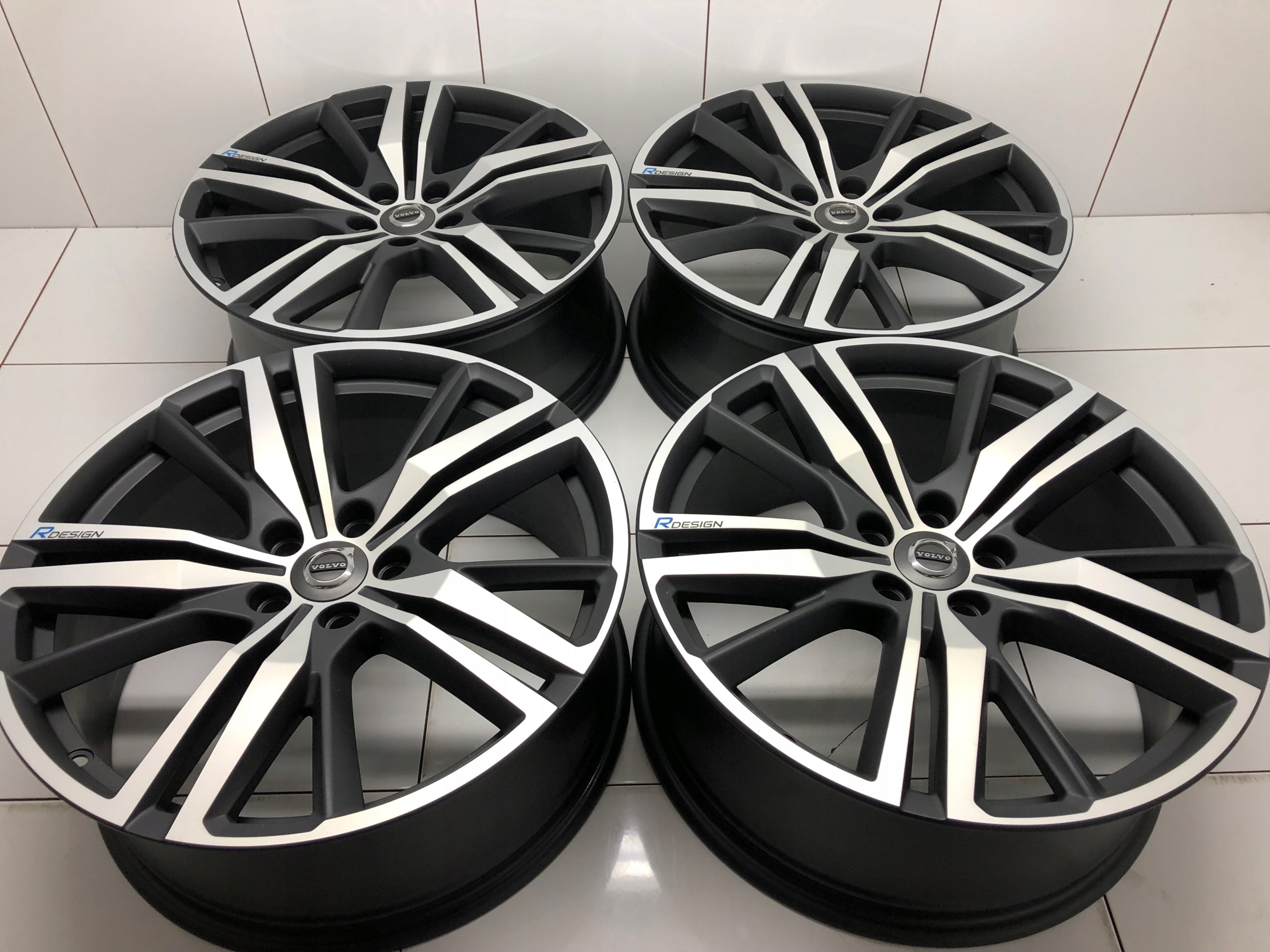 Alu Felge Volvo V60 Aluminum rim 20 Zoll 8.0J 5x108 45ET 32143051