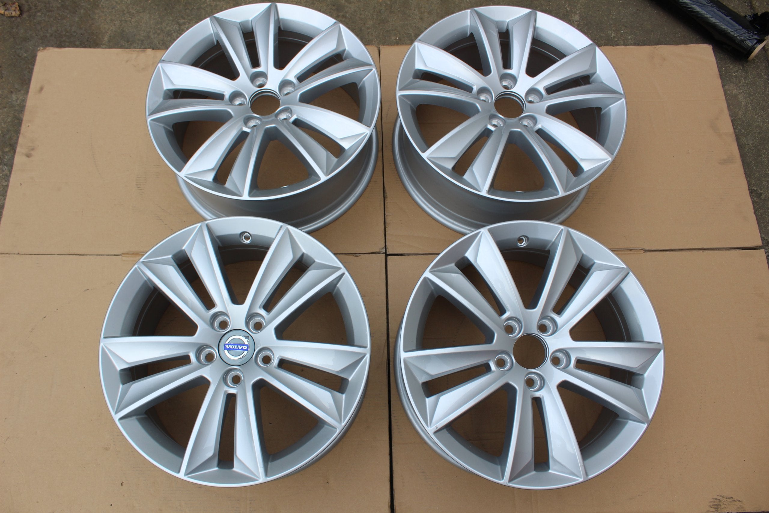 Alu Felge Volvo C30 V50 S60 S80 S40 V70 17 Zoll 7.0J 5x108 35325345