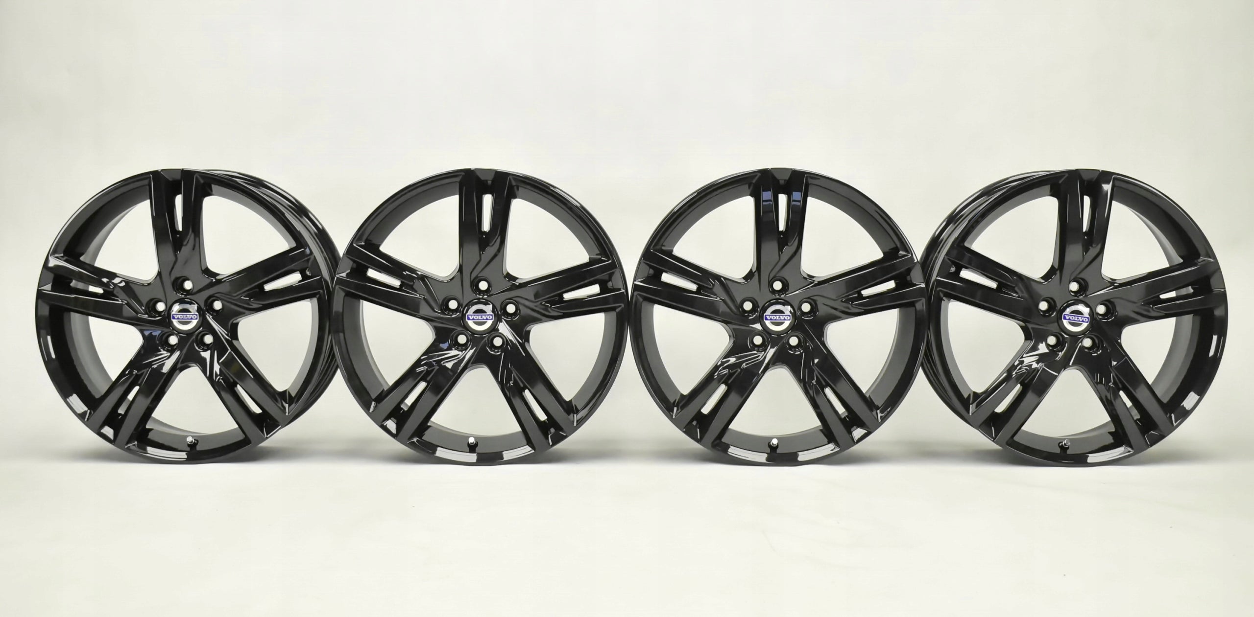 Alu Felge Volvo V60 XC40 142 XC60 19 Zoll 7.5J 5x108 50,5ET 31423931