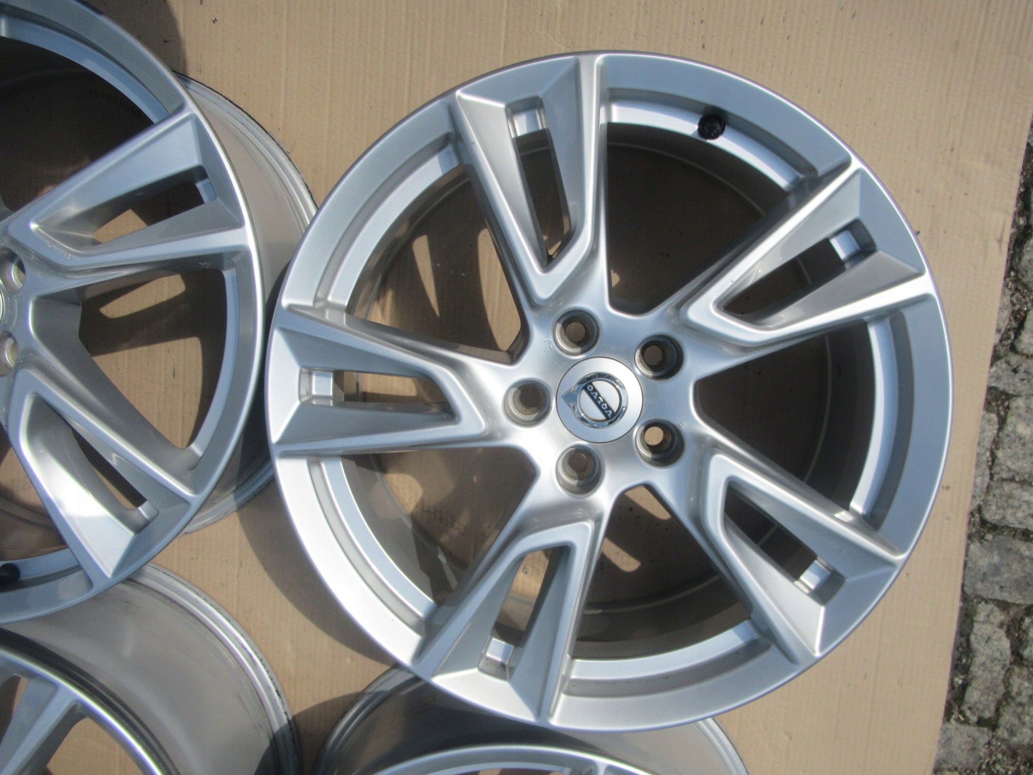 Alu Felge Volvo S90 XC60 S80 XC40 C70 V70 XC70 V50 18 Zoll 7.5J 5x108 50,5ET