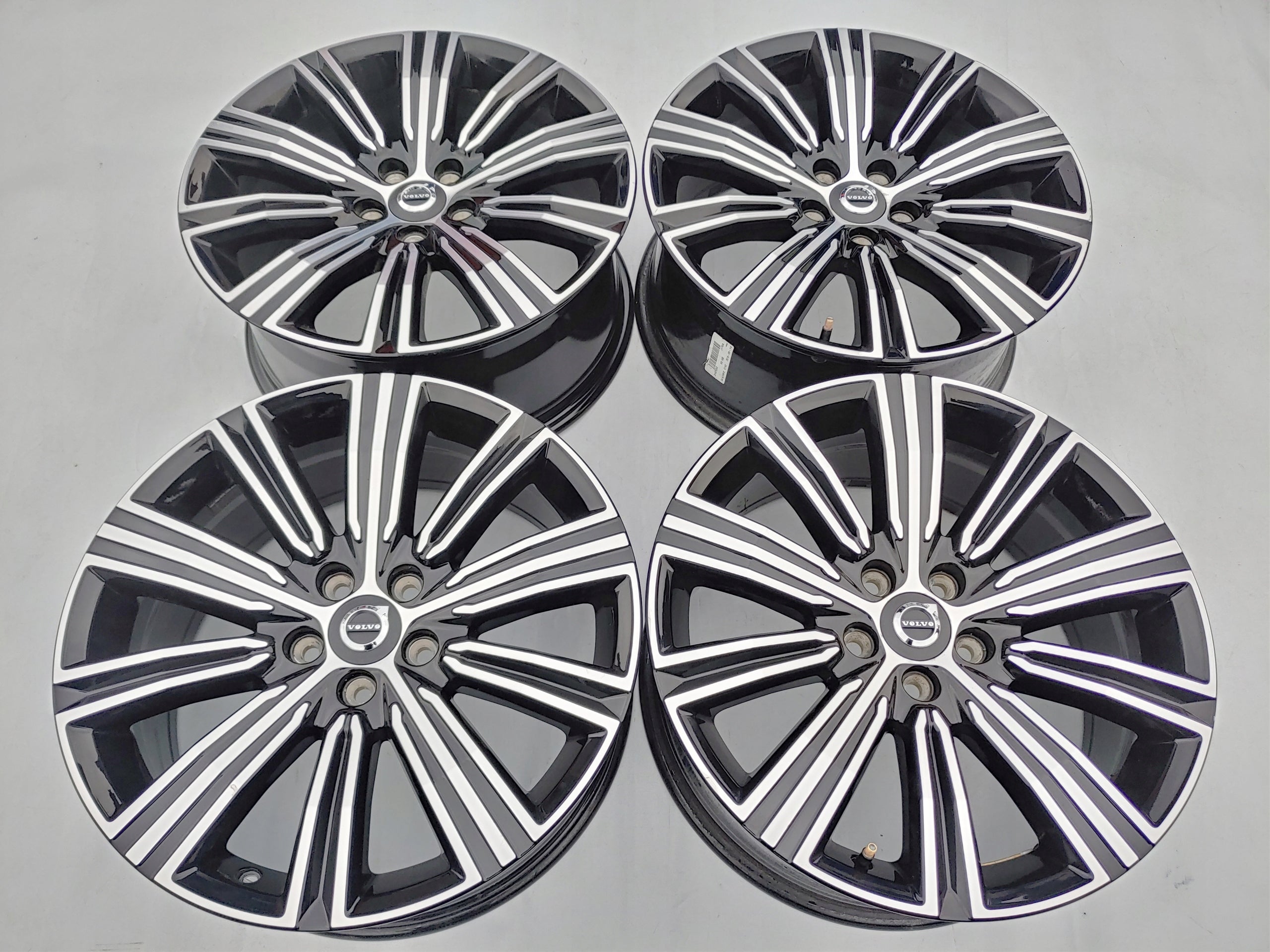 Alu Felge Volvo V60 XC60 S60 XC90 18 Zoll 8.0J 5x108 42ET 31471312