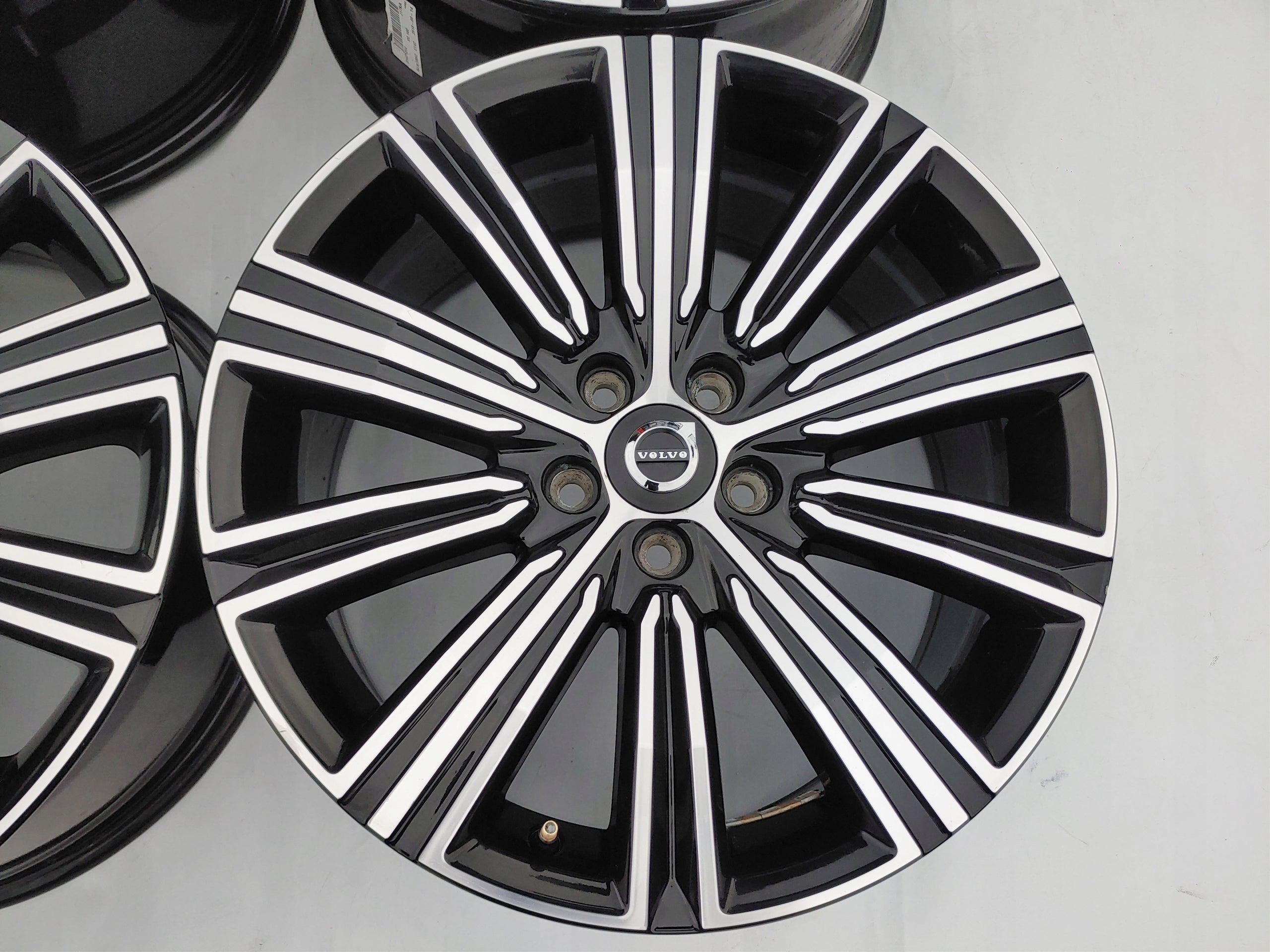 Alu Felge Volvo V60 XC60 S60 XC90 18 Zoll 8.0J 5x108 42ET 31471312