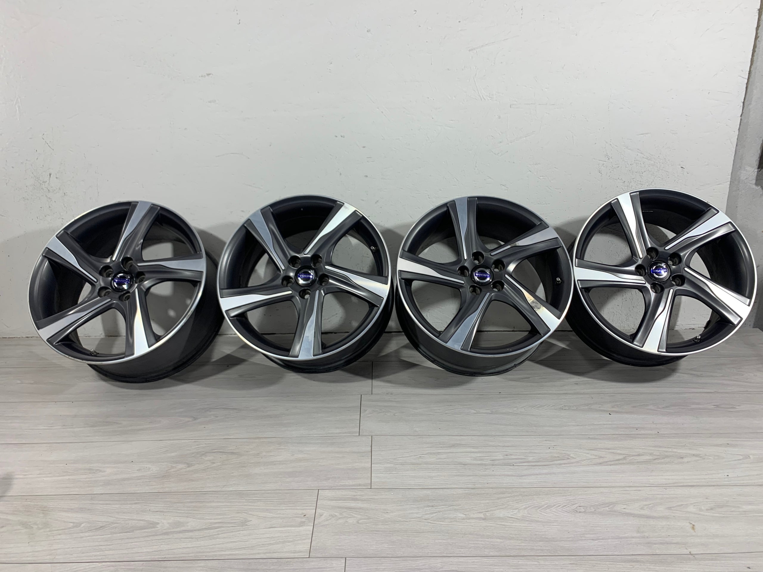  Alloy rim Volvo V60 S60 XC60 S80 V70 18 inch 8.0J 5x108 55ET 31362188 product image