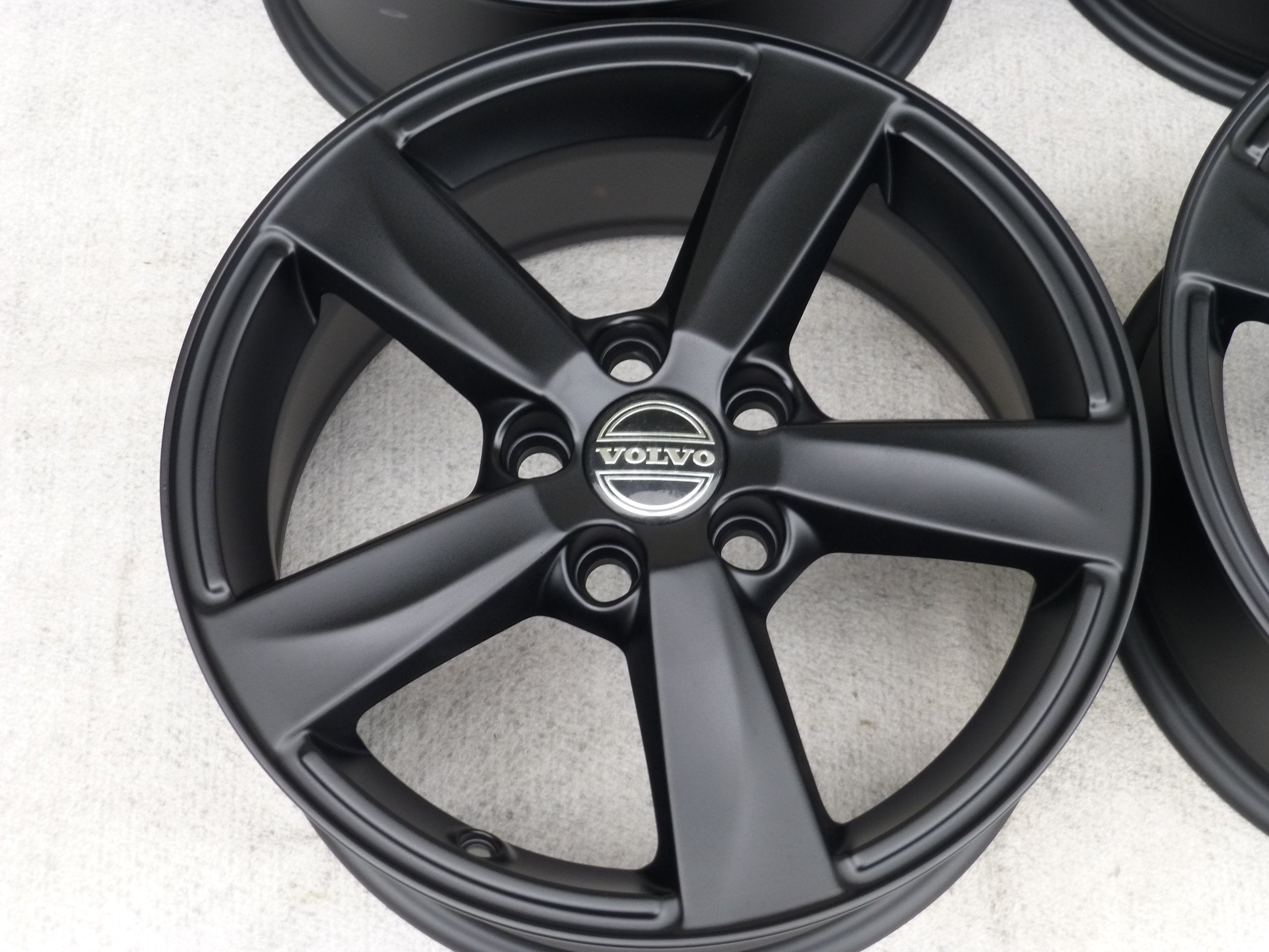  Alloy rim Volvo C30 V50 XC40 S60 S80 V40 V70 Aluminum rim 16 inch 7.0J 5x108  product image